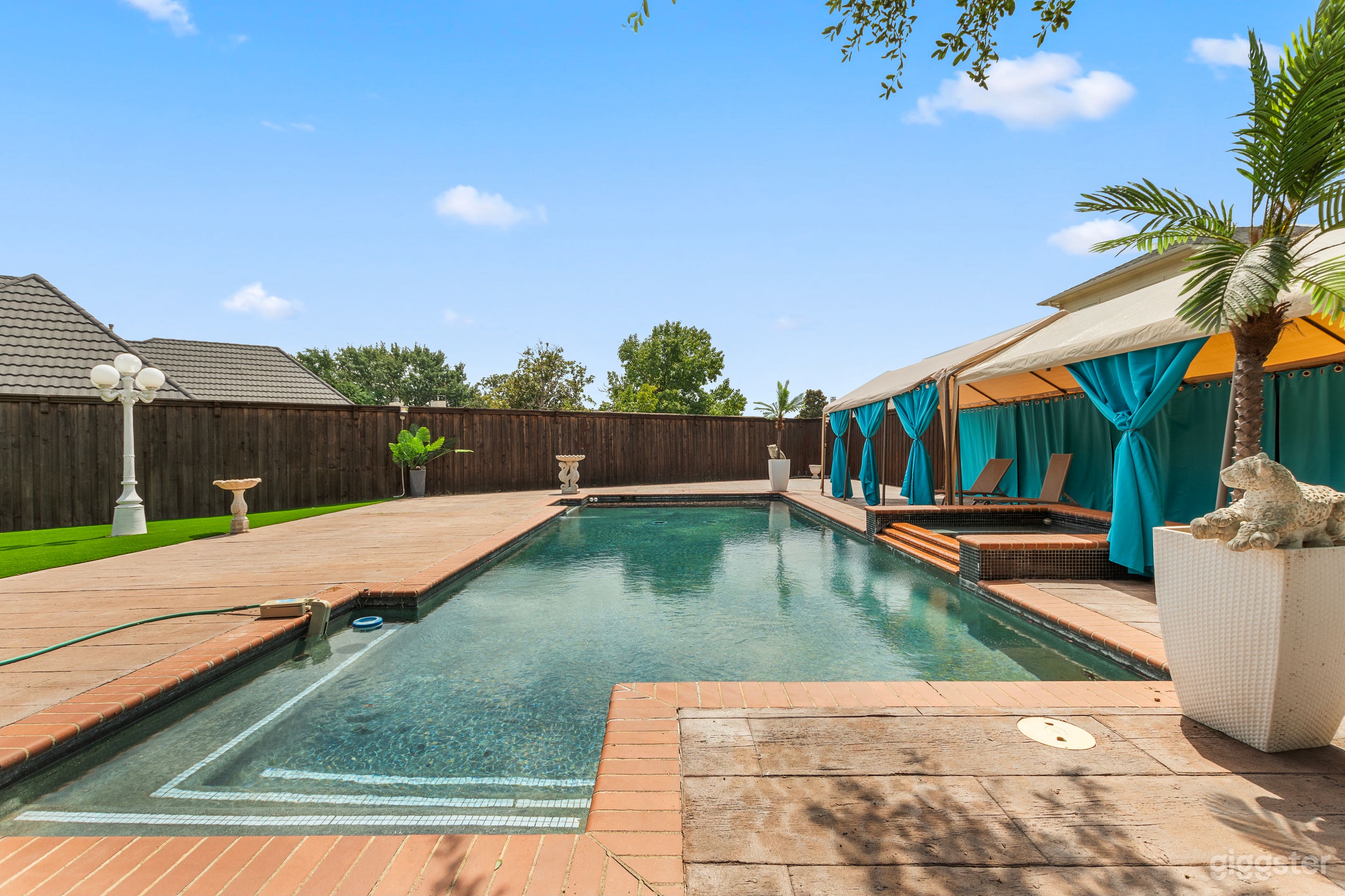 Luxurious Villa w/ Pool and Spa Photo 3