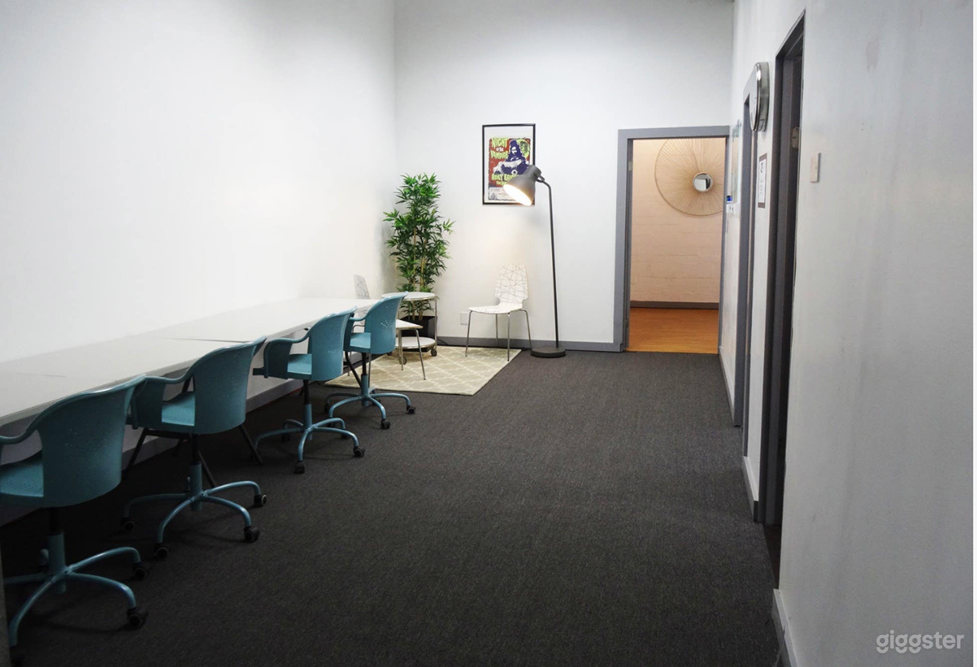 Artist Bullpen Room Photo 4