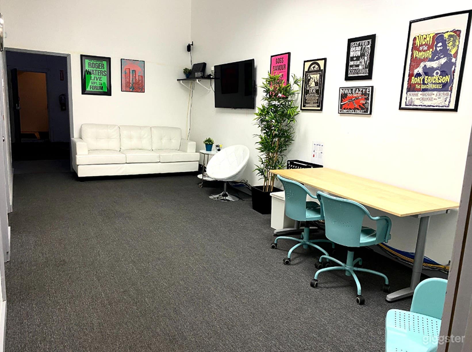 Artist Bullpen Room Photo 1