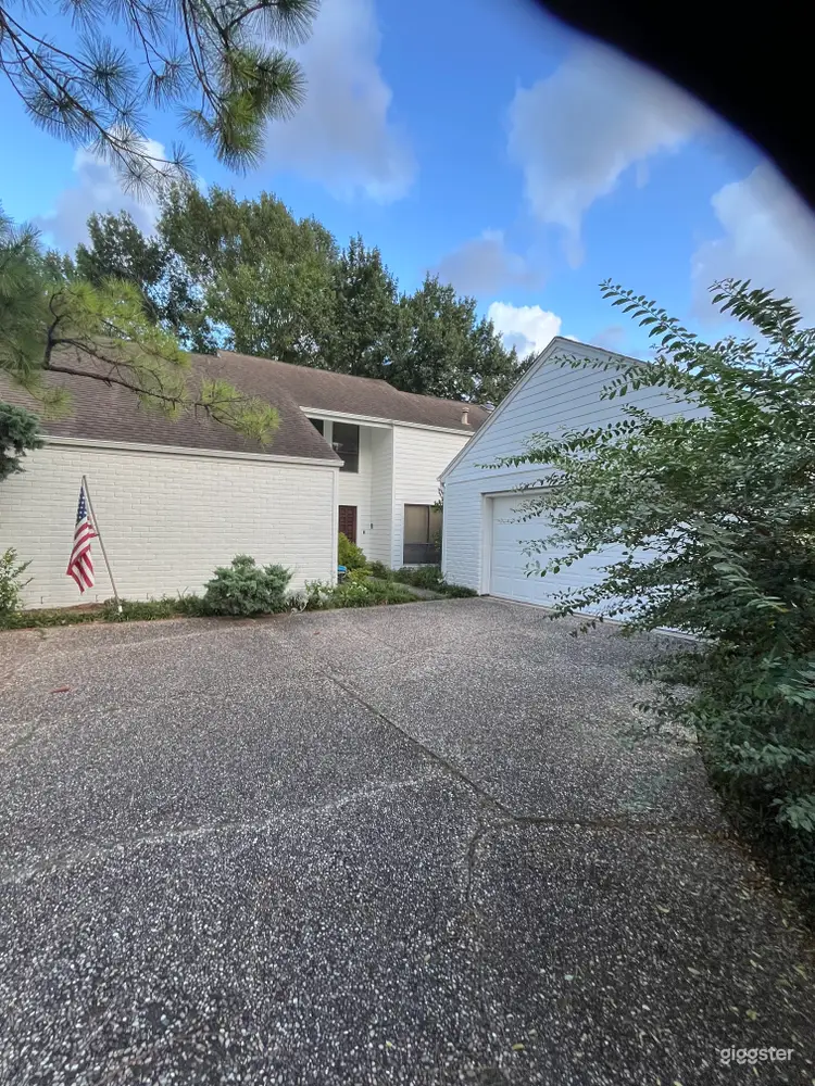 Lush, Private Backyard &amp; Garden Area – Great for Outdoor Photo 2