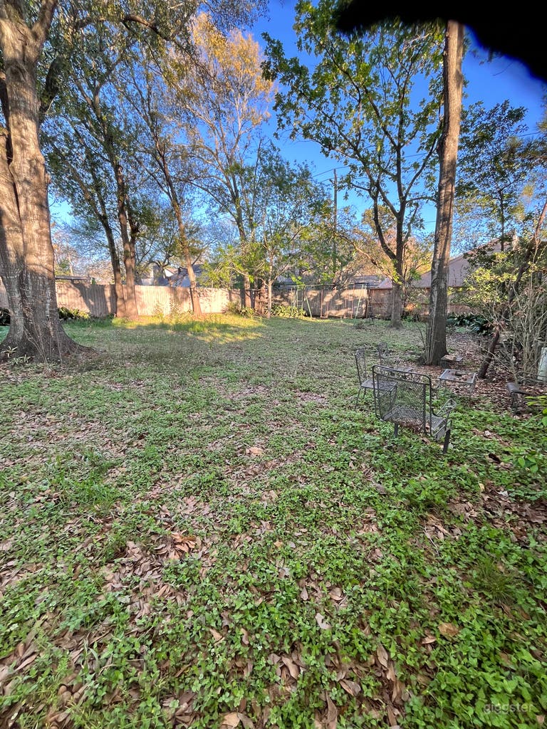  Lush, Private Backyard & Garden Area – Great for Outdoor 