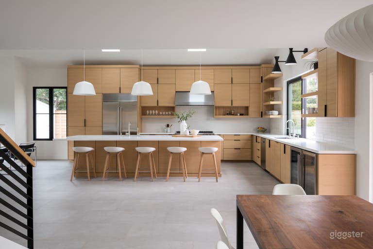  Stunning Modern Farmhouse in Encinitas! 