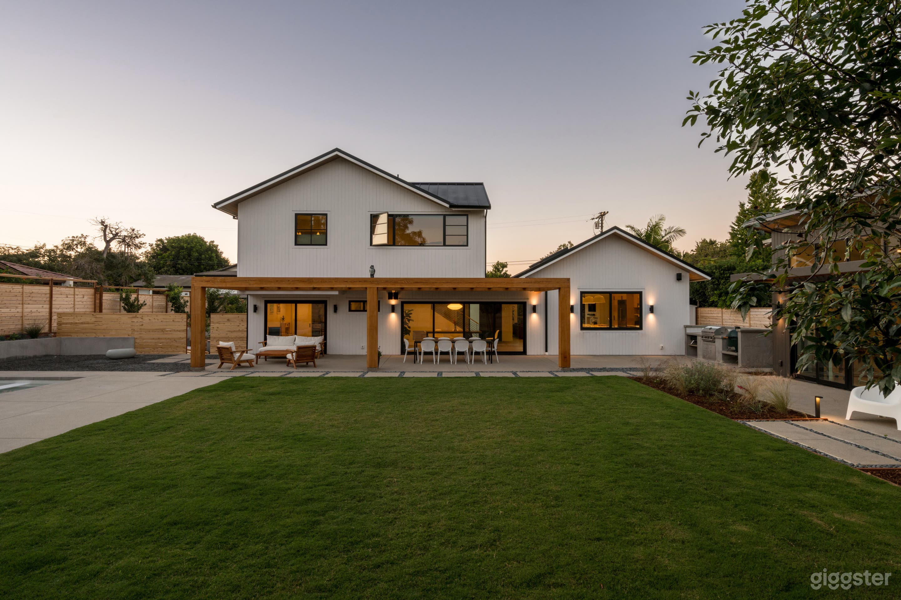 Stunning Modern Farmhouse in Encinitas! Photo 2