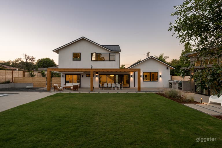  Stunning Modern Farmhouse in Encinitas! 