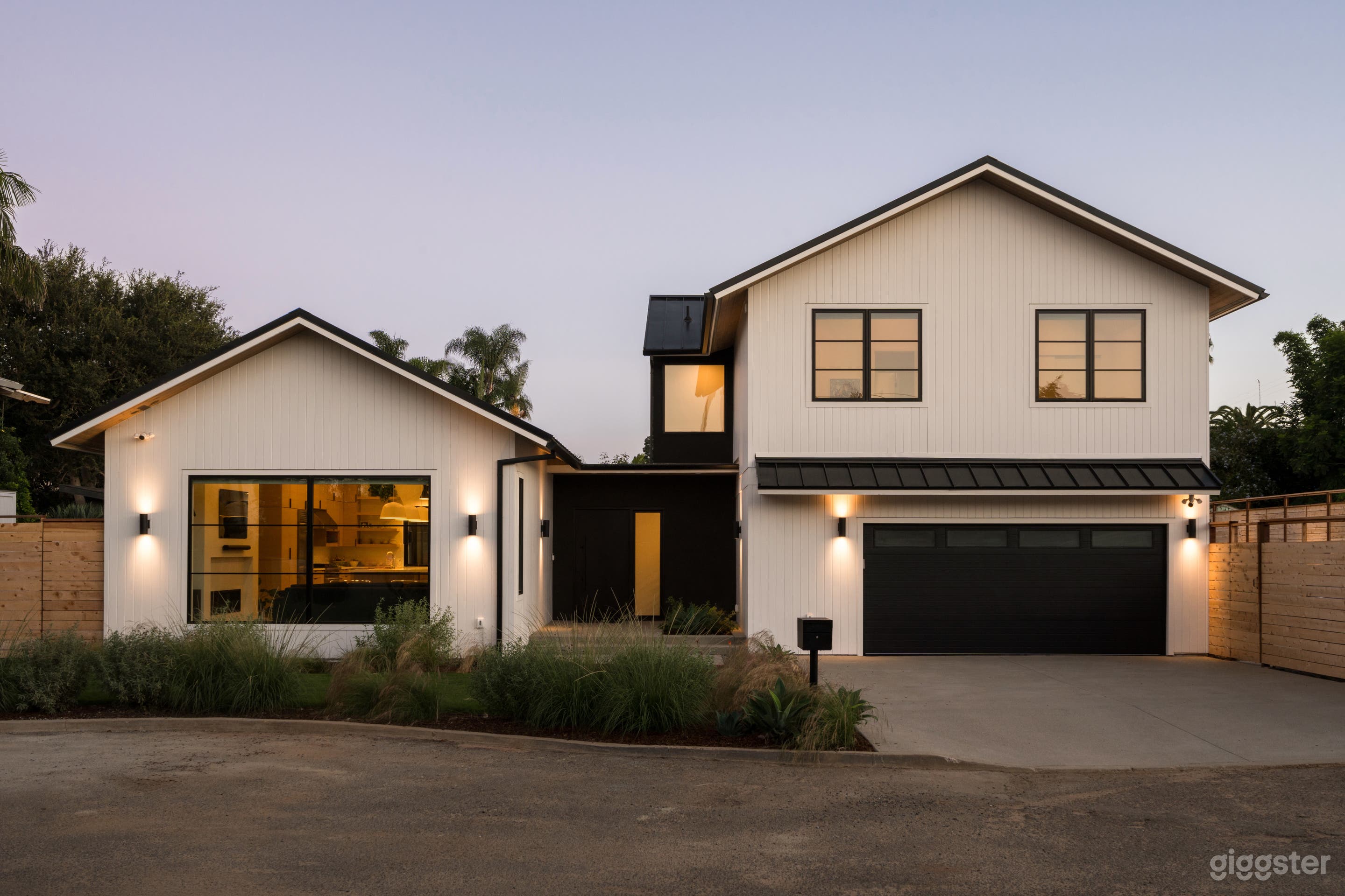 Stunning Modern Farmhouse in Encinitas! Photo 1