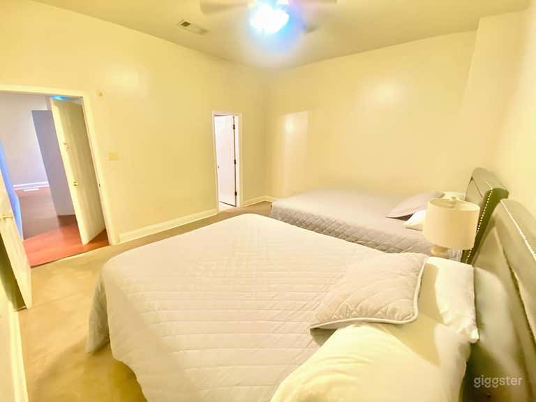  Distinctive Apartment Unit-A 