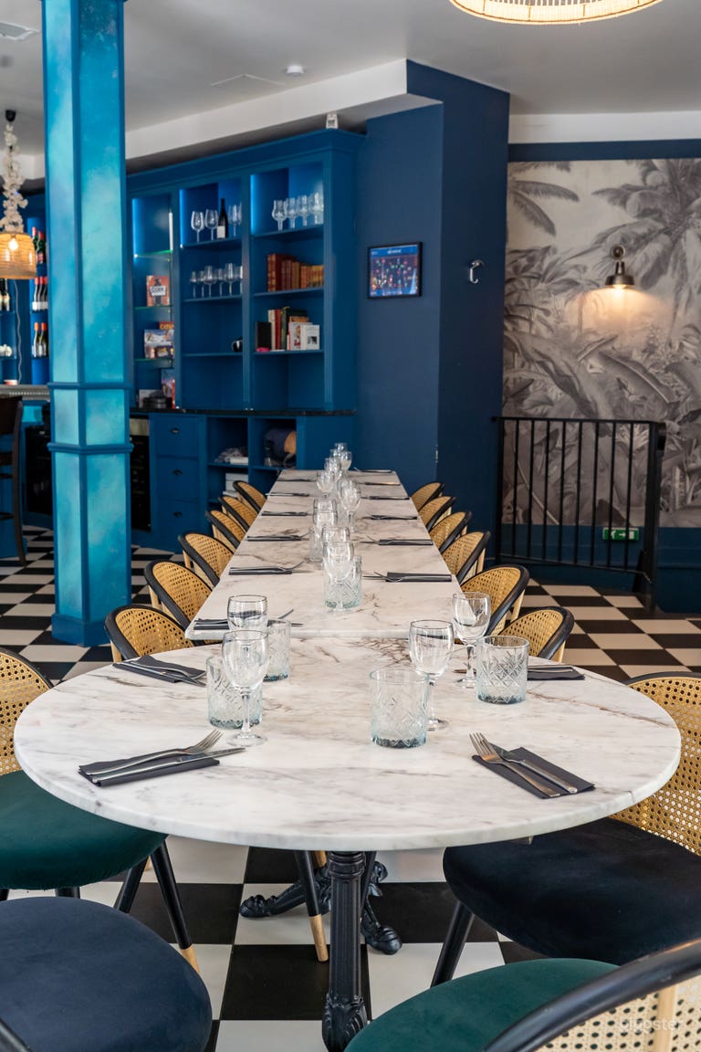  Heller mehrstöckiger Empfangsort in Paris (MIETEN) 
