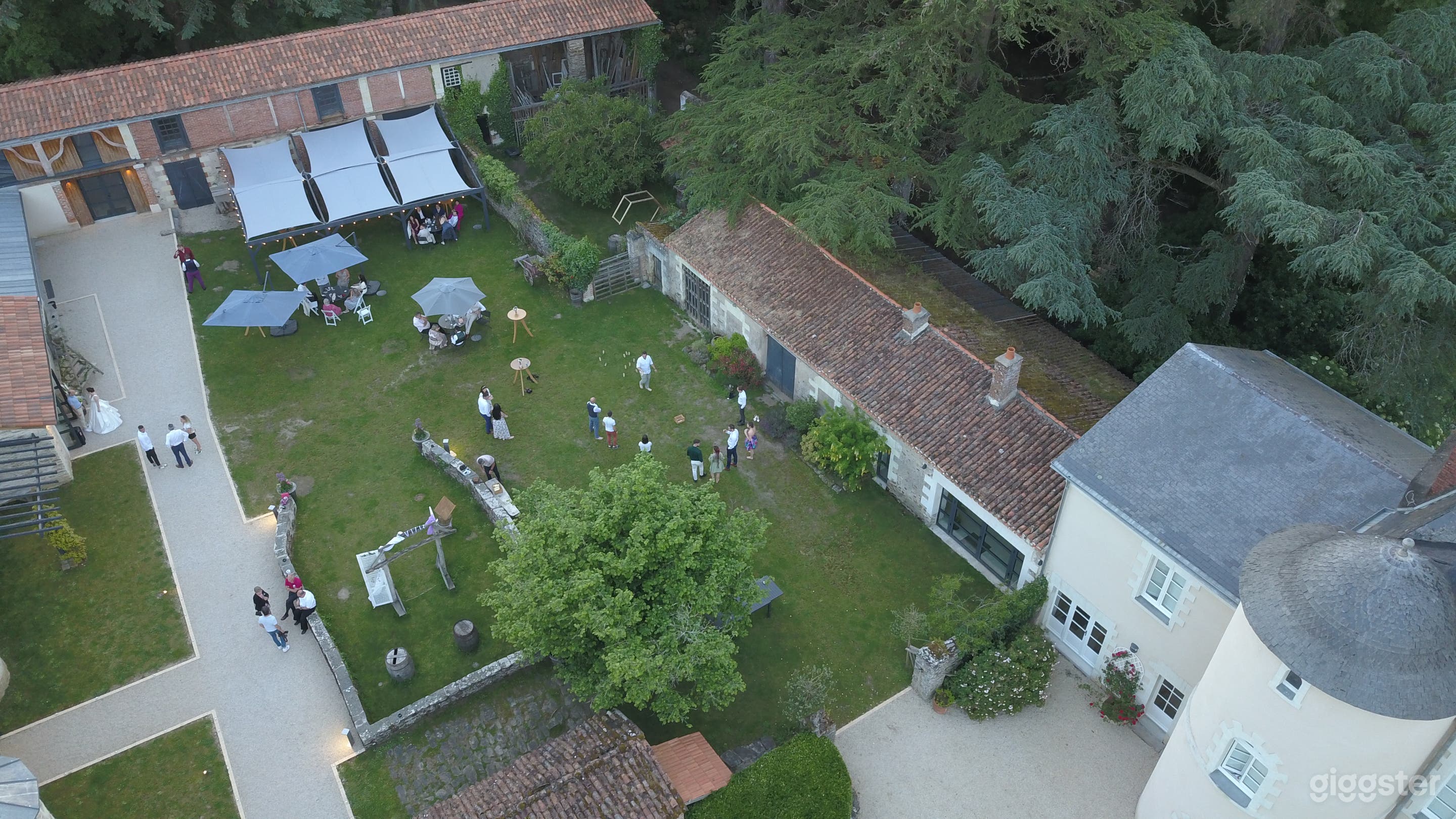 Photo de Cour de Réception 4