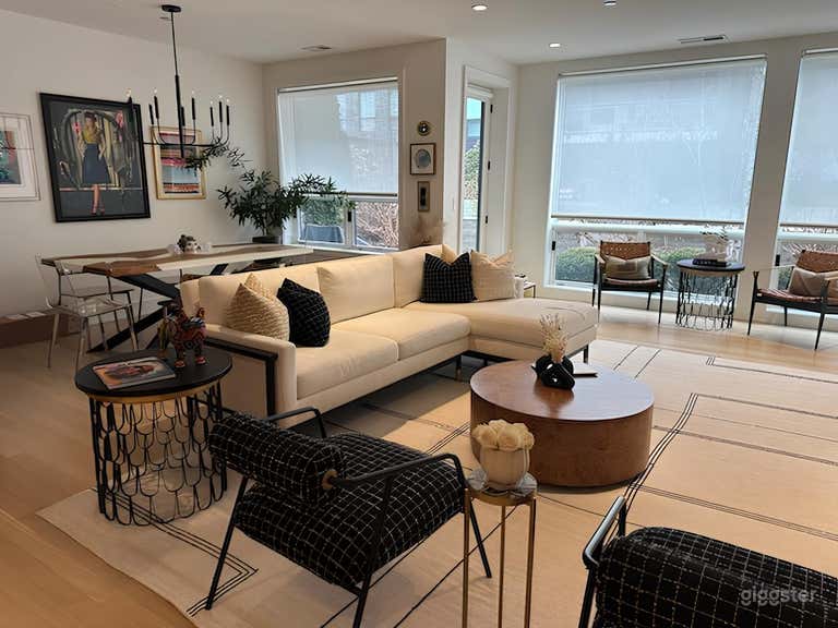  Modern Designer Home with Living, Kitchen & Dining | Ideal for Productions | Max 10 Guests 