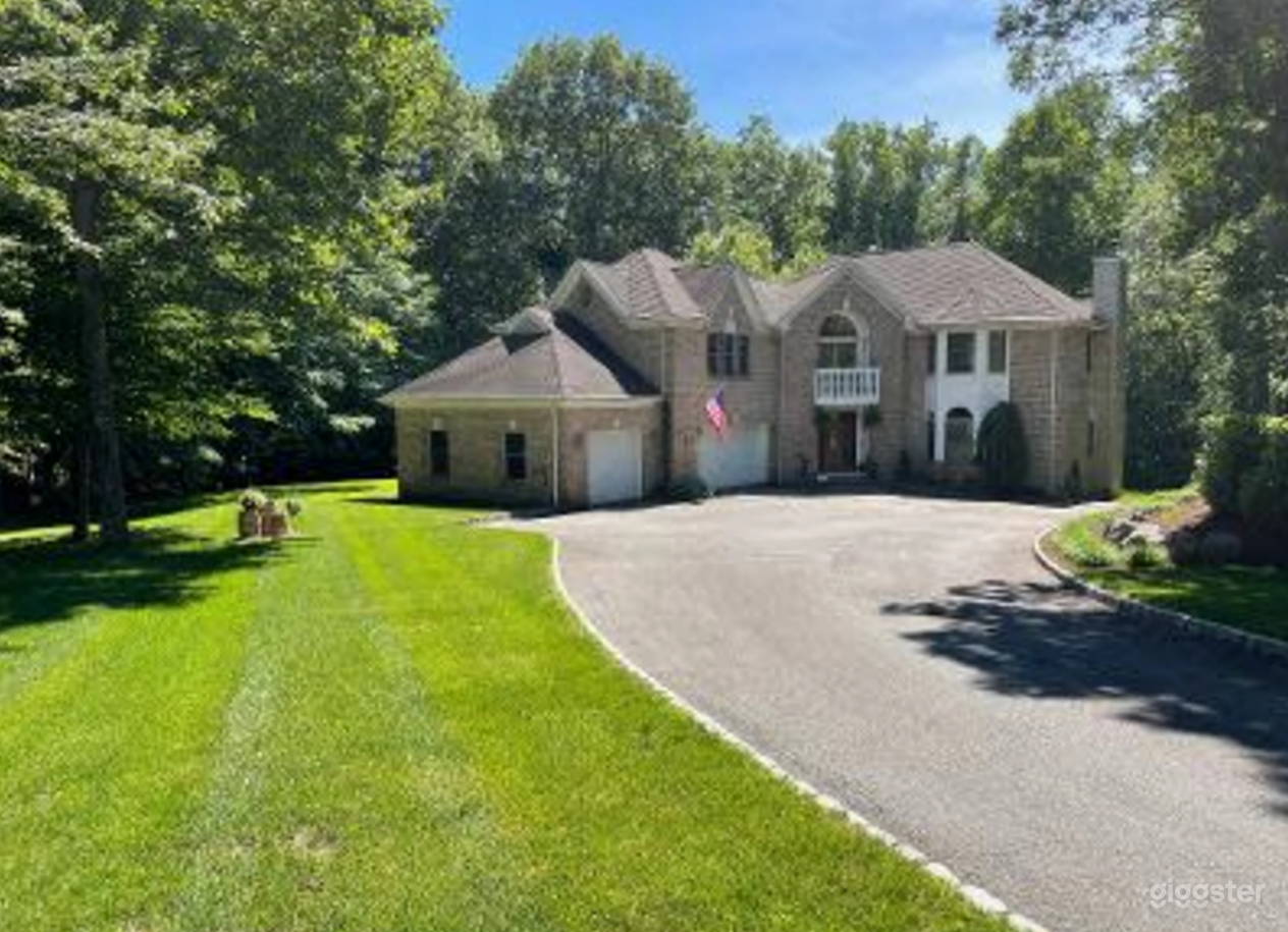 Suburban Estate with Open-Concept Design Photo 1