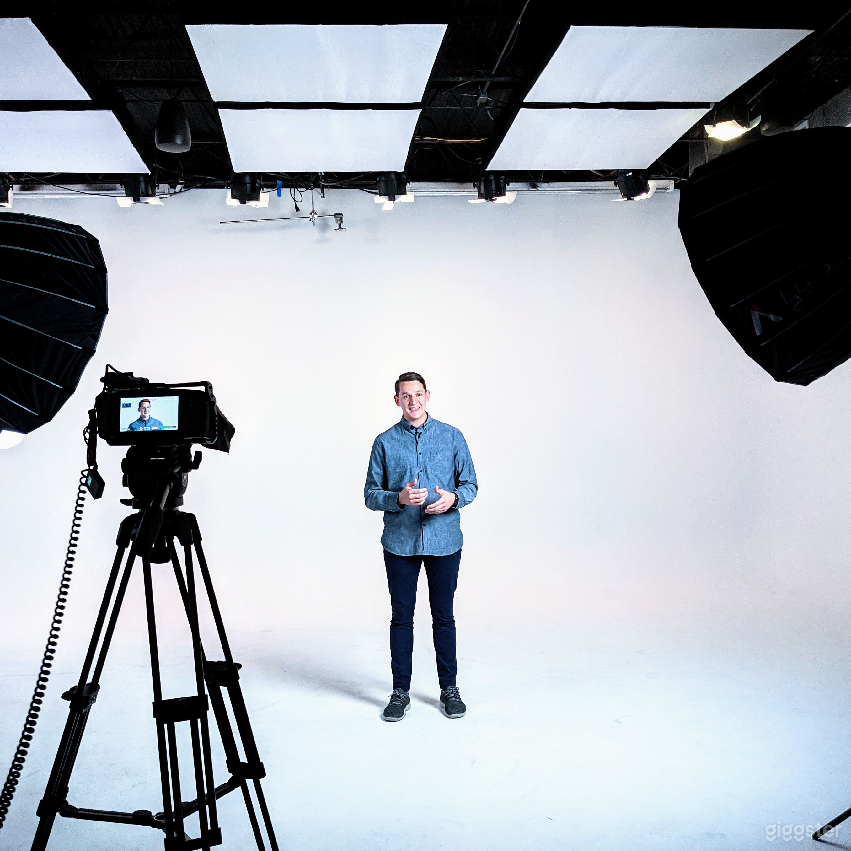 Central Feature Filled Video and Photo Studio Photo 3