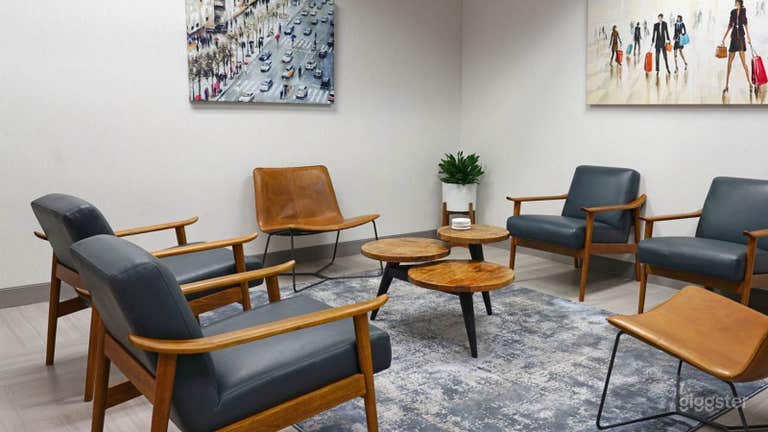  Affordable 8-Person Meeting Room in Uptown Dallas 