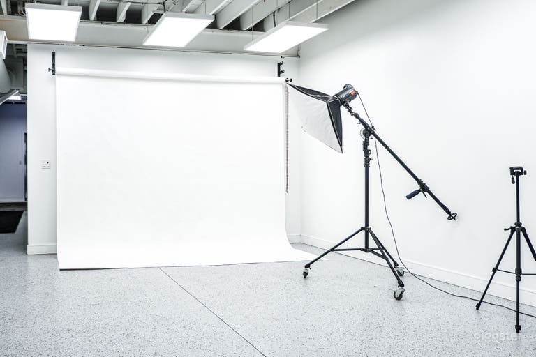  Bright Open Creative Studio Space 