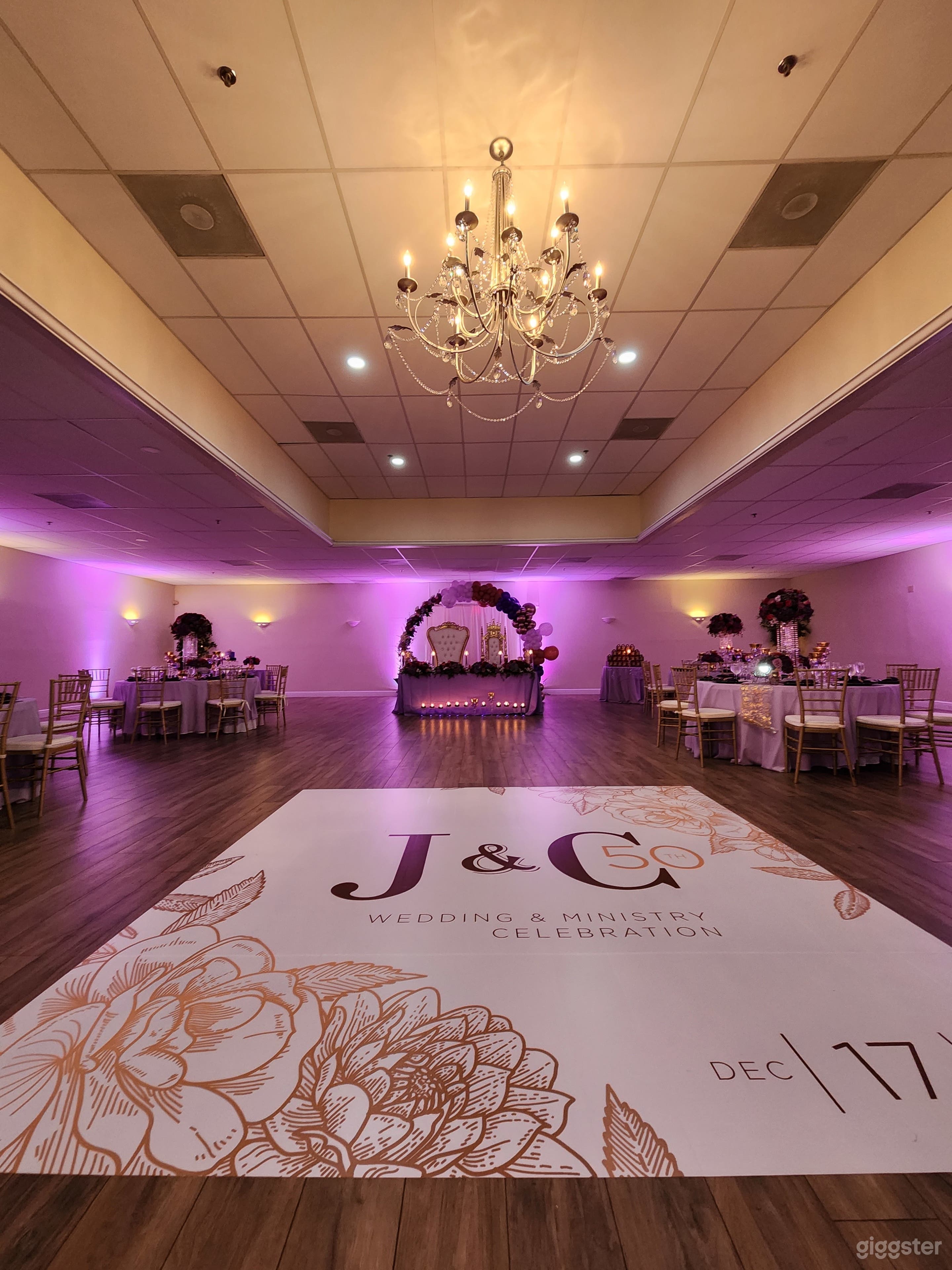 Gorgeous Ballroom-Elegant Banquet Hall Photo 4