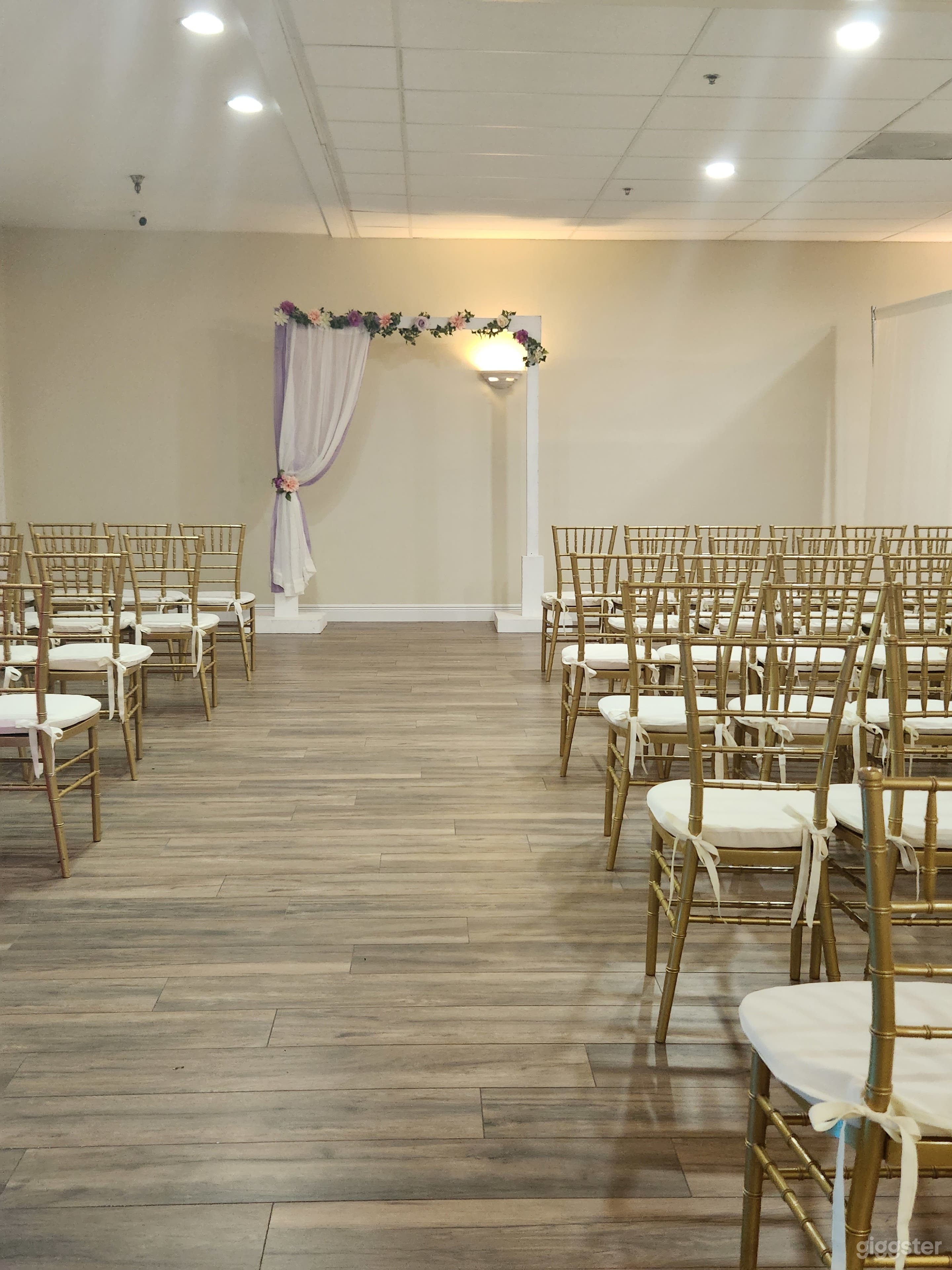 Gorgeous Ballroom-Elegant Banquet Hall Photo 3