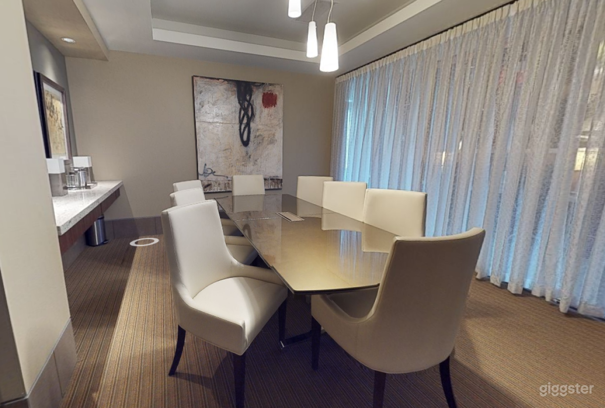 Classy Conference Room in Bellevue Photo 4