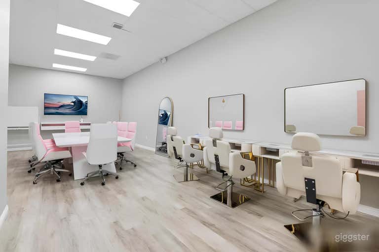  Chic Conference Room/Training Area 