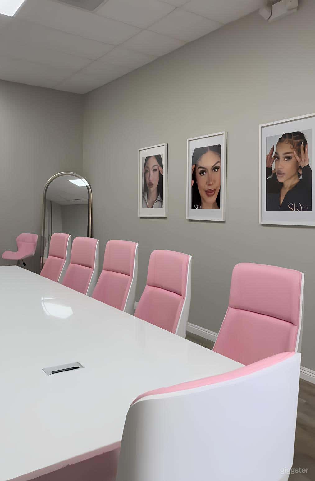 Chic Conference Room/Training Area Photo 2