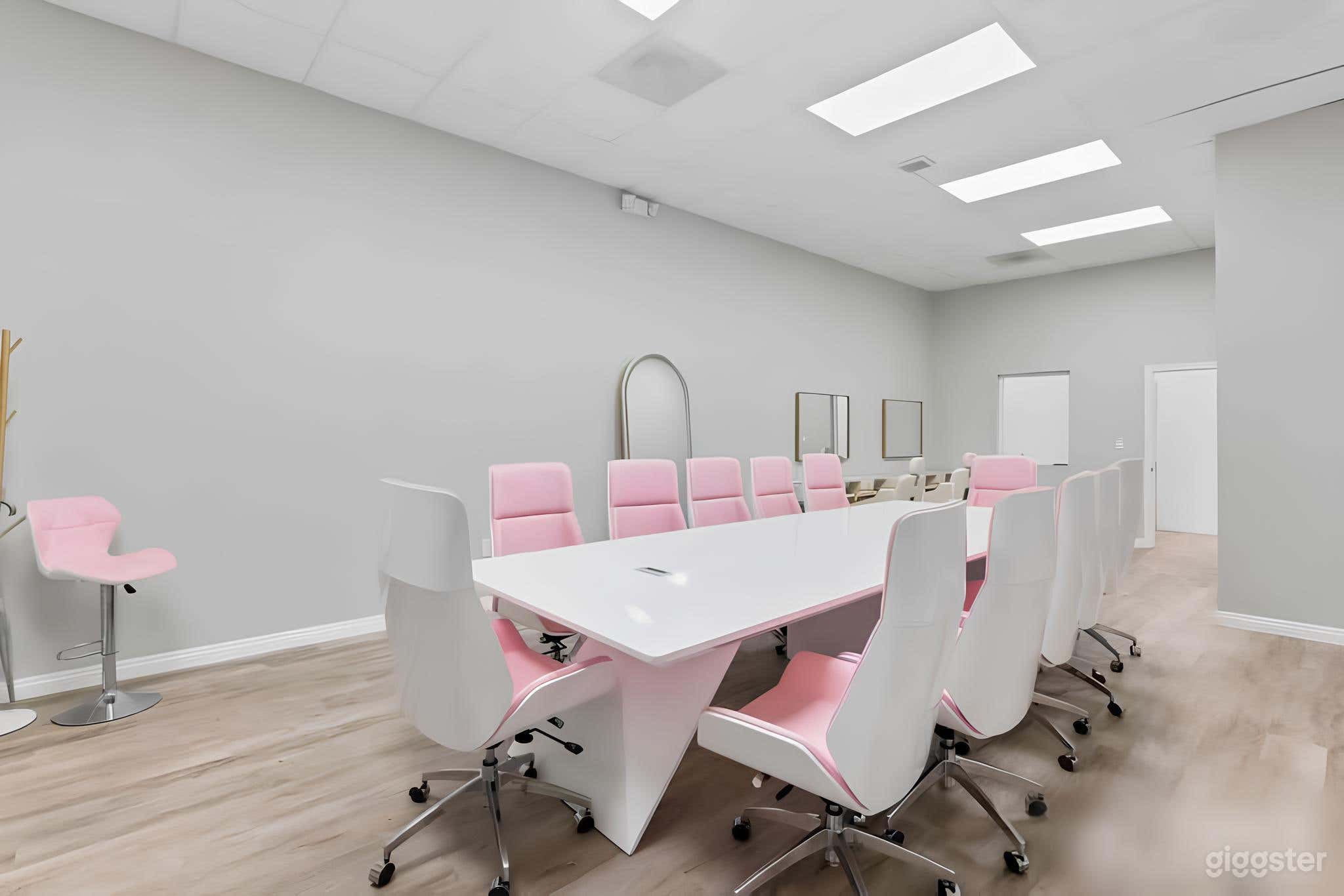 Chic Conference Room/Training Area Photo 1
