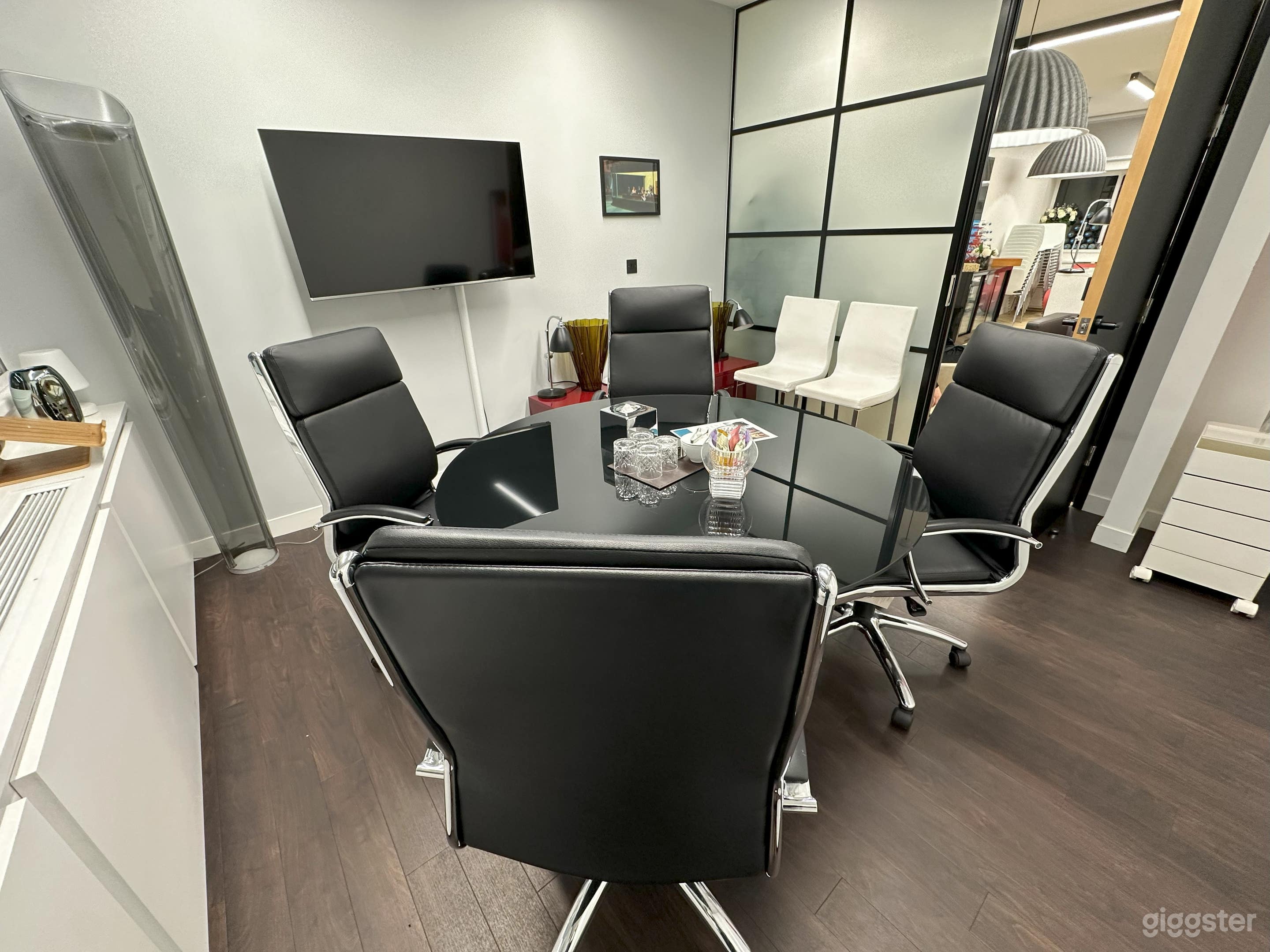 W1 Workspace (Piccadilly Room) Photo 2