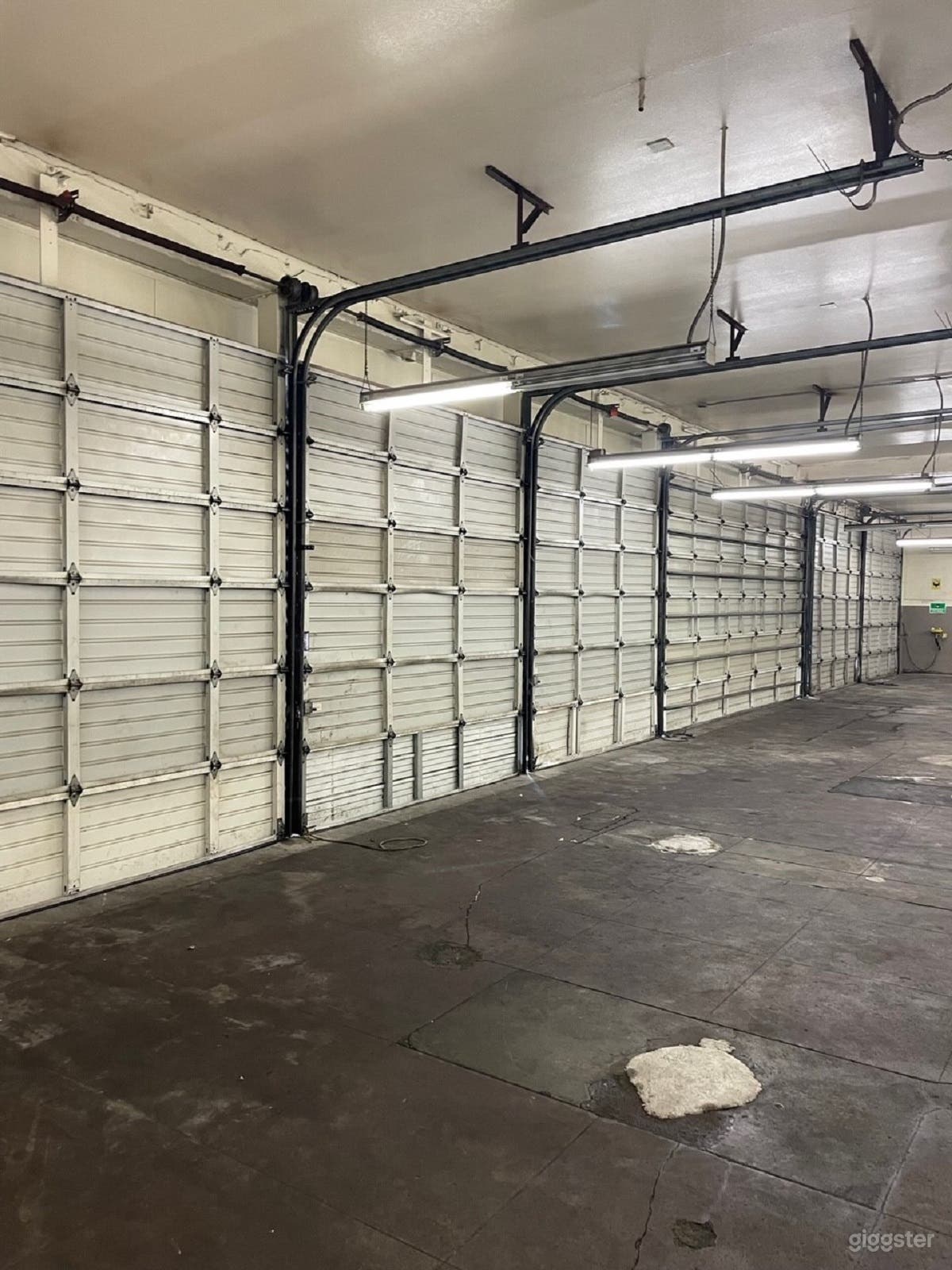 Vacant Industrial Auto Shop Photo 2