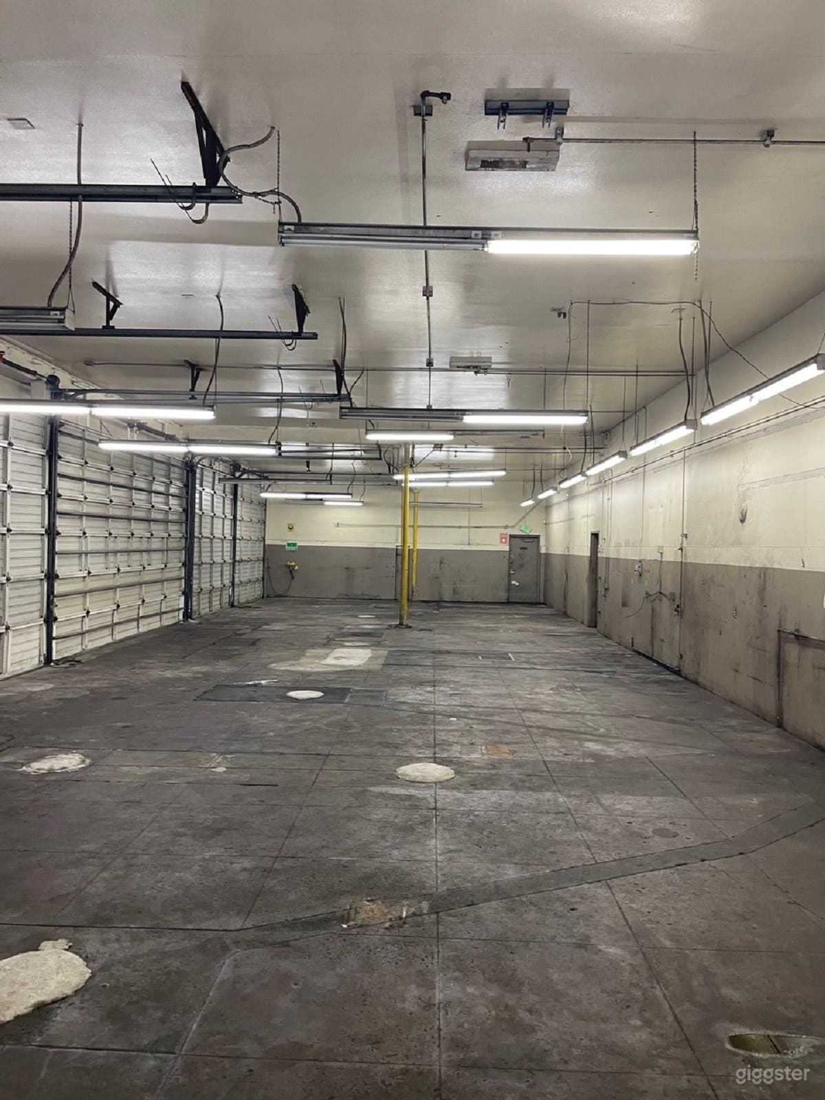 Vacant Industrial Auto Shop Photo 1