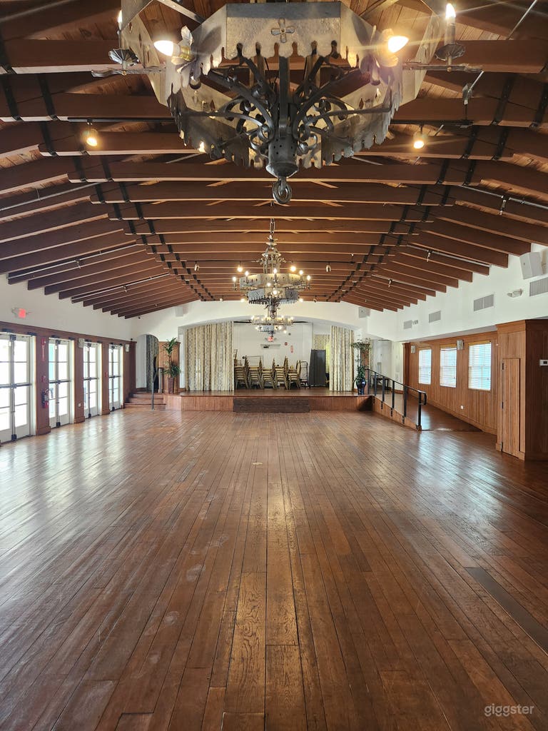  Elegant Vintage HALL 