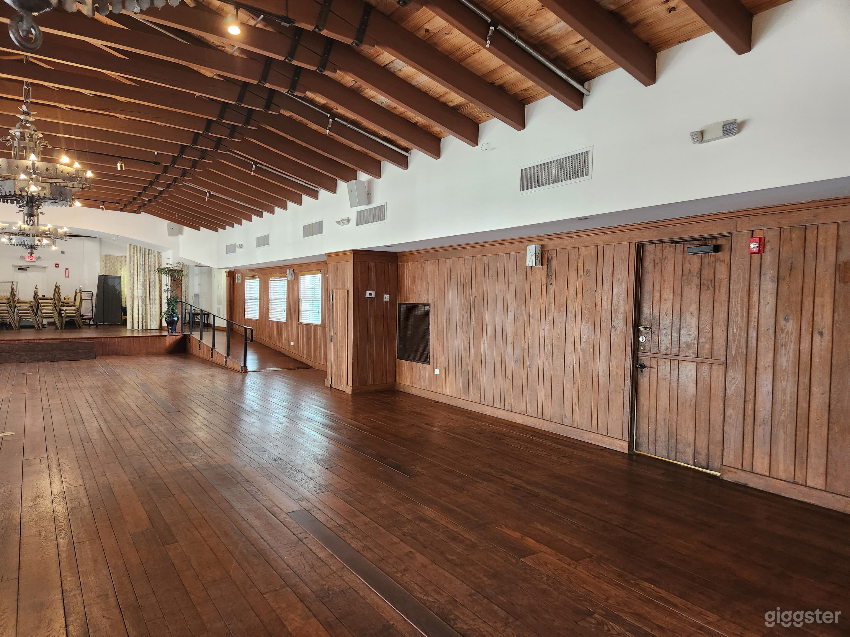 Elegant Vintage HALL Photo 3