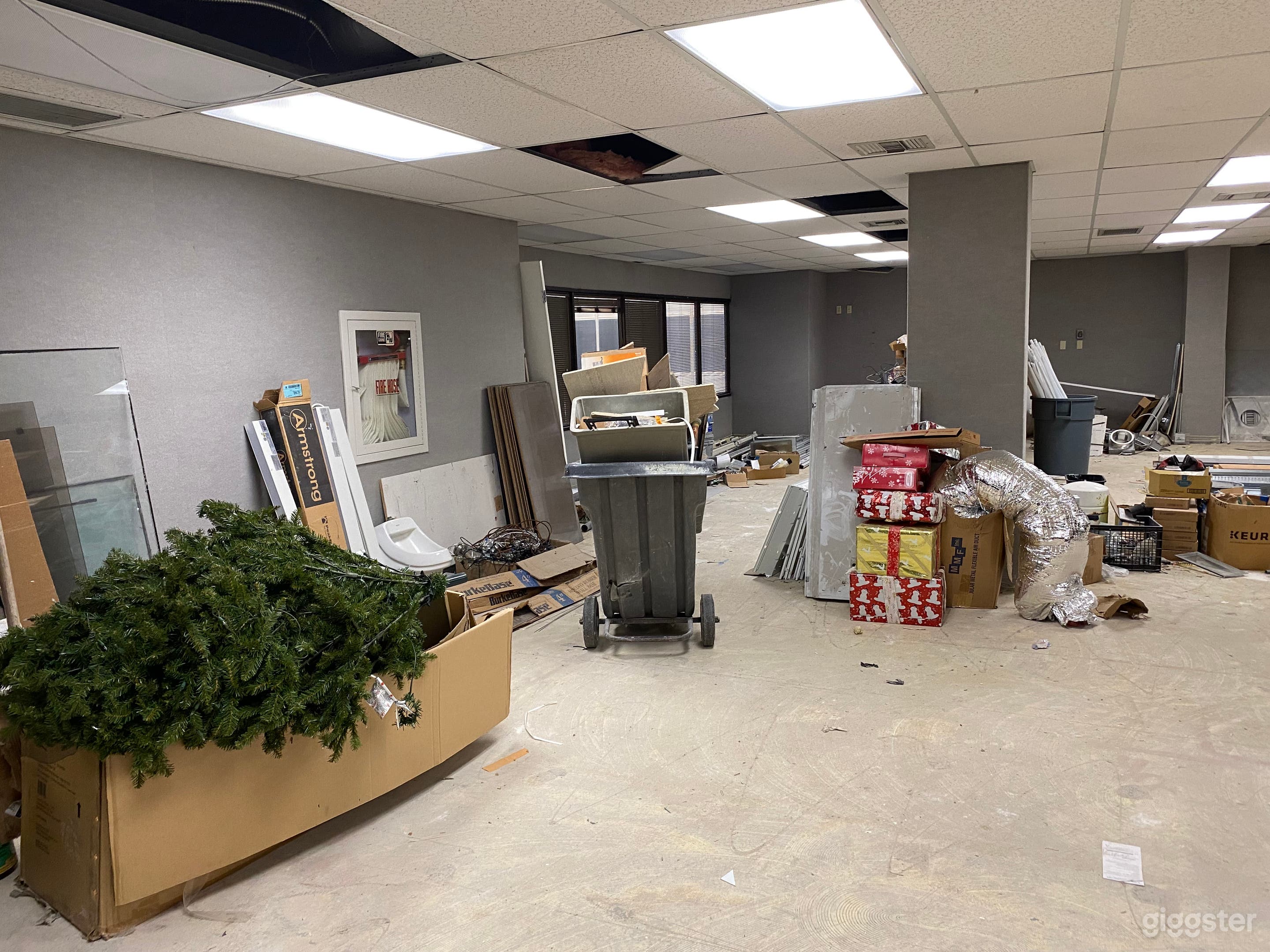 Suite 460: Home Alone (LAX) Photo 1