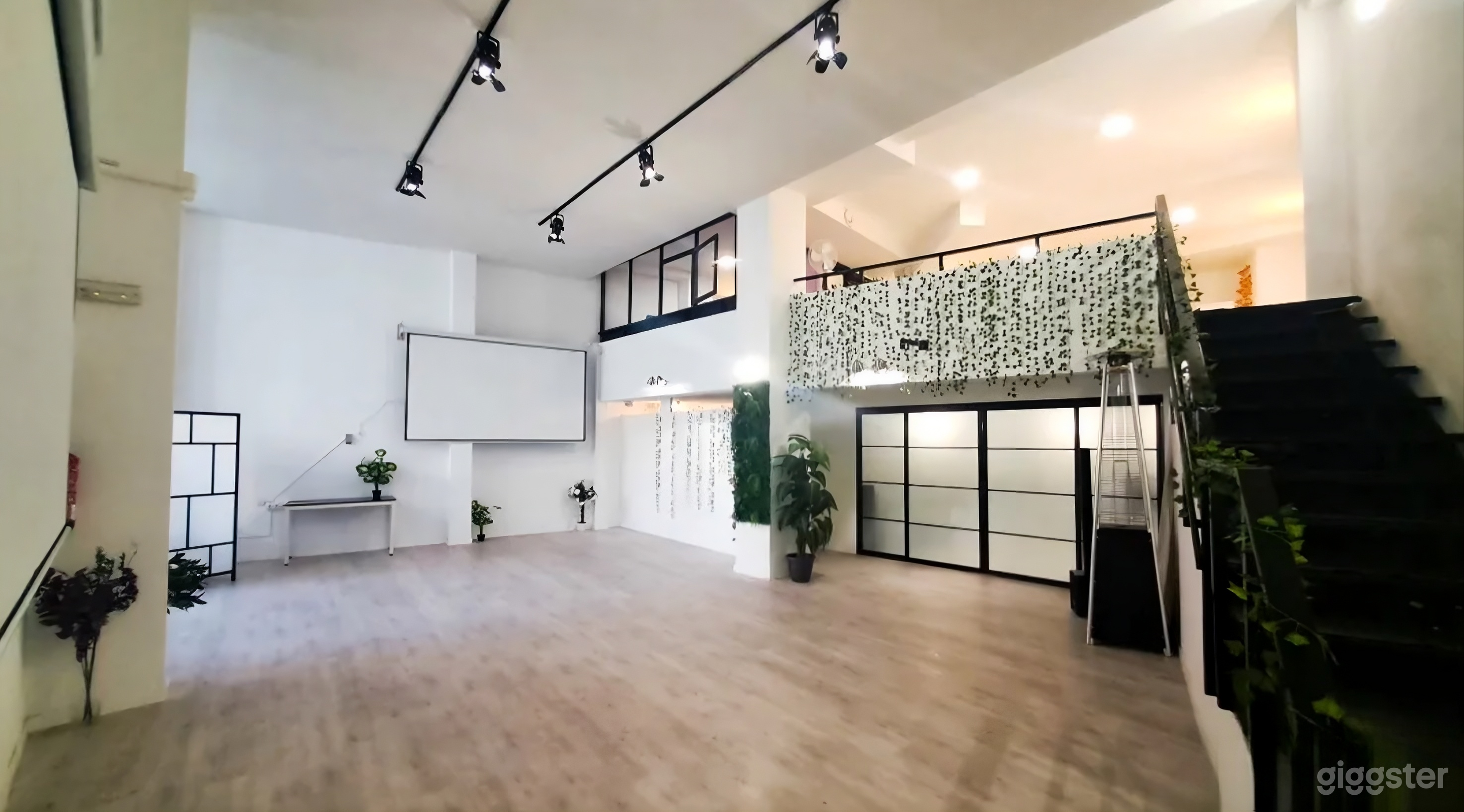 Versatile Corporate and Creative Space in Madrid Photo 2