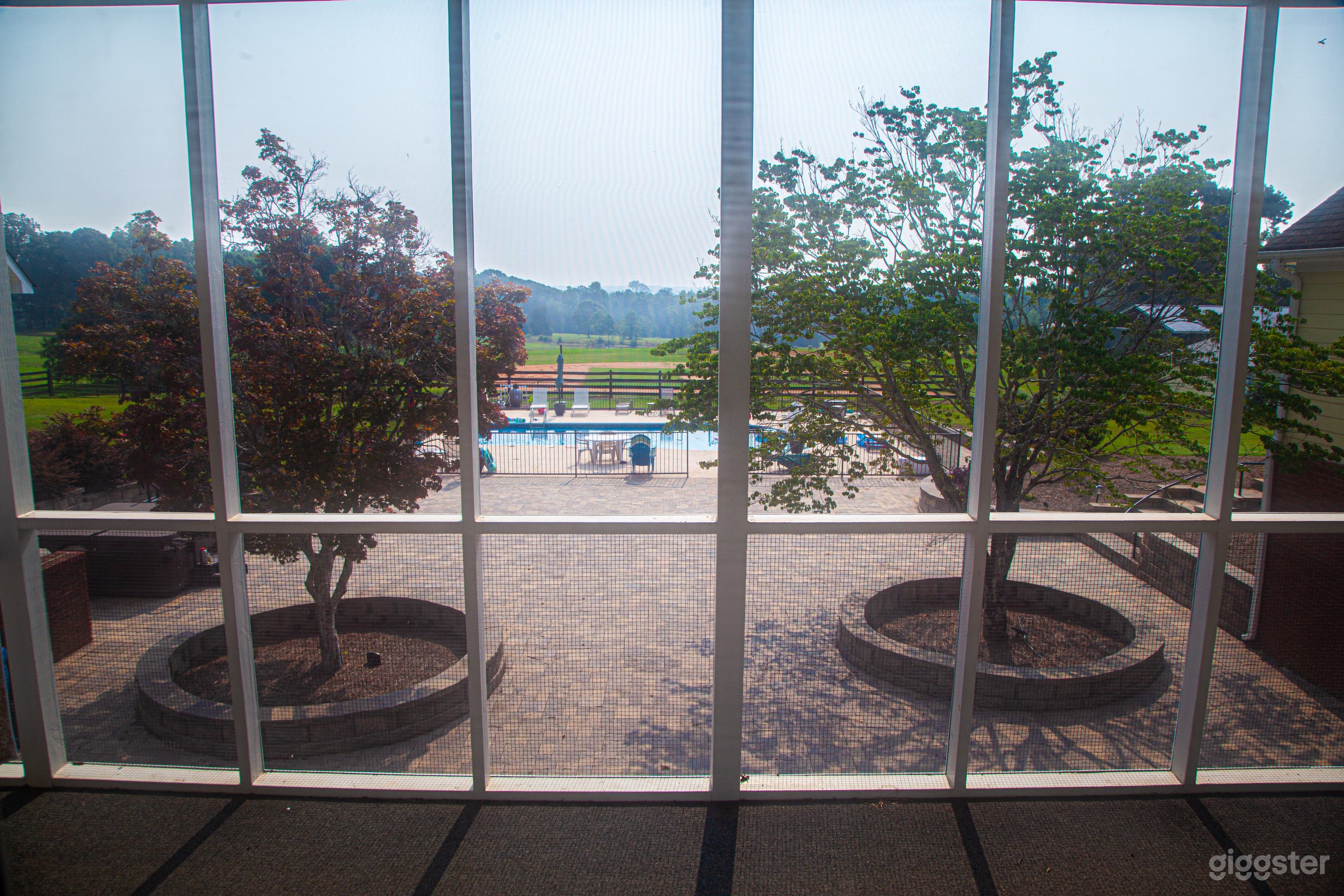 Burton Getaway  Photo 3