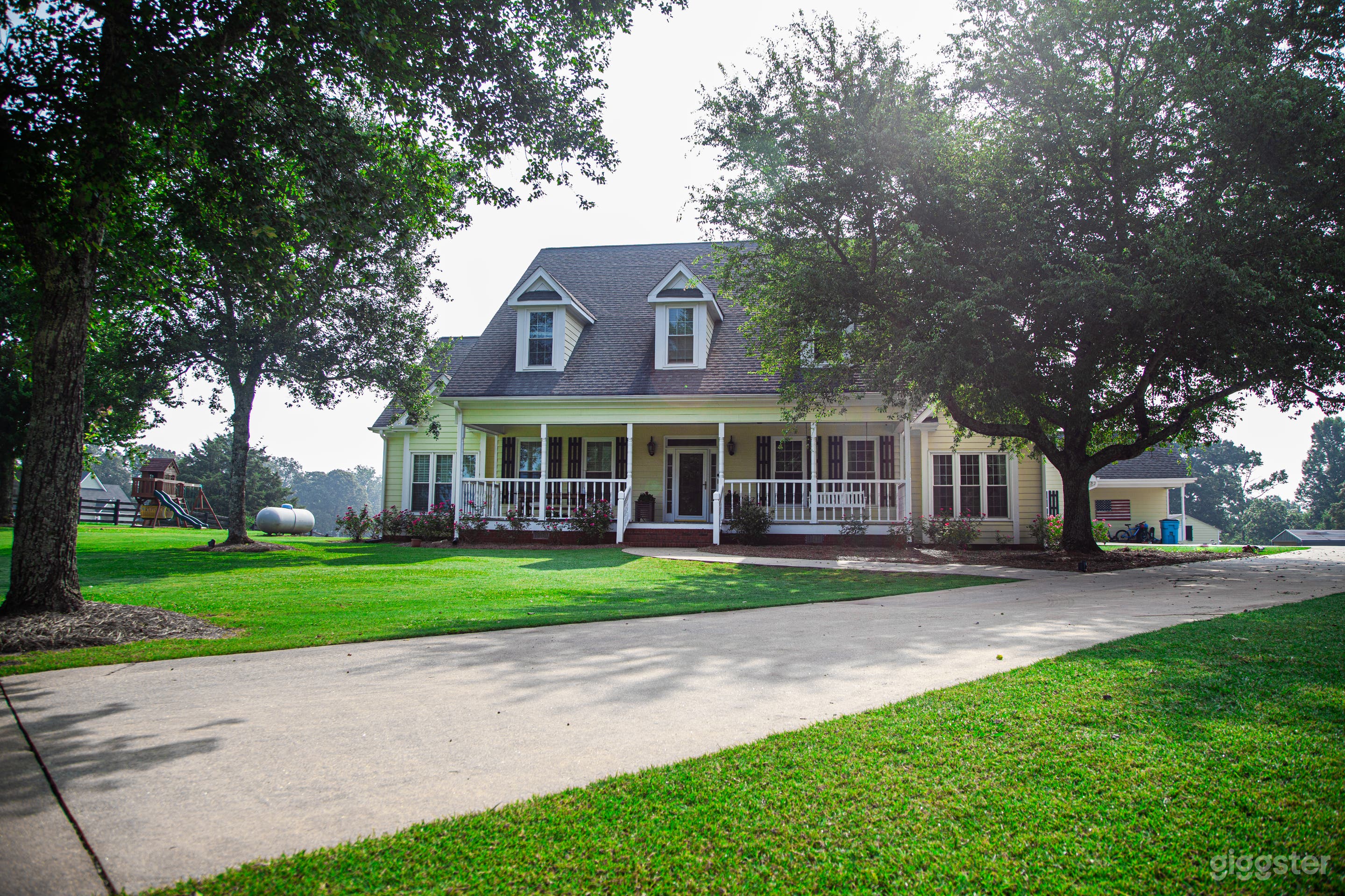 Burton Getaway  Photo 1