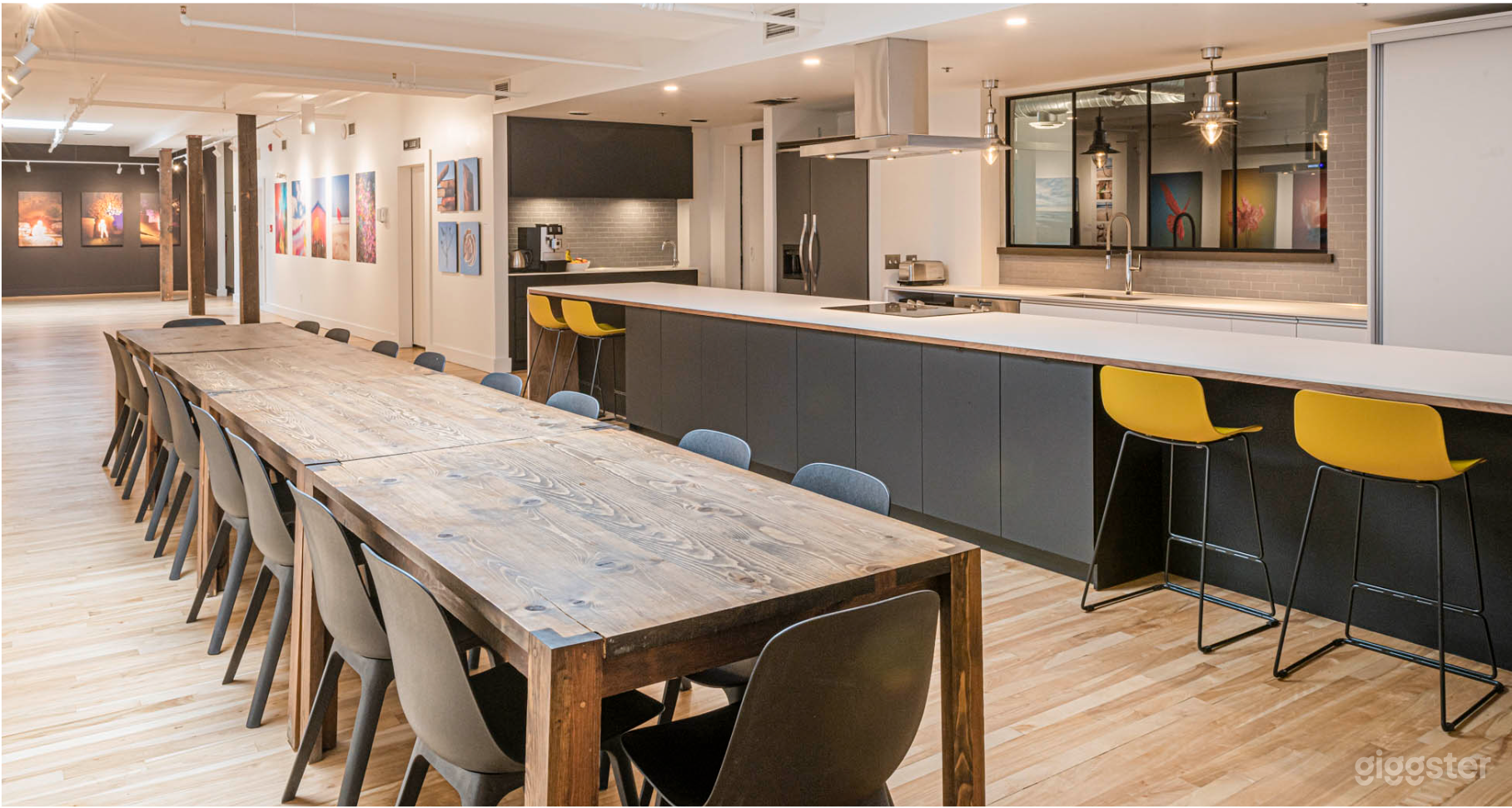 The Modern Gallery-Style Kitchen Photo 3