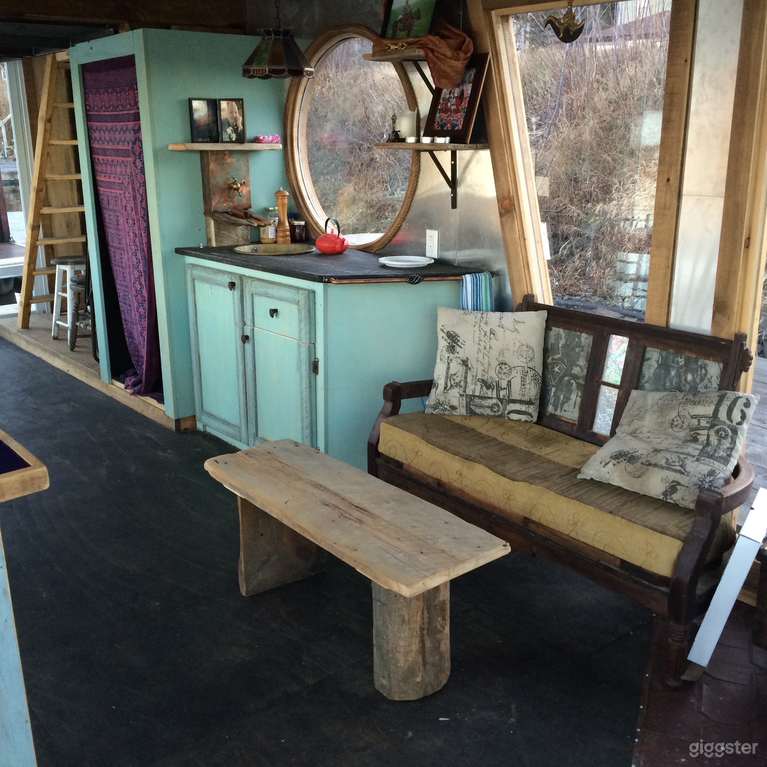 Private Rustic Riverboat Photo 2