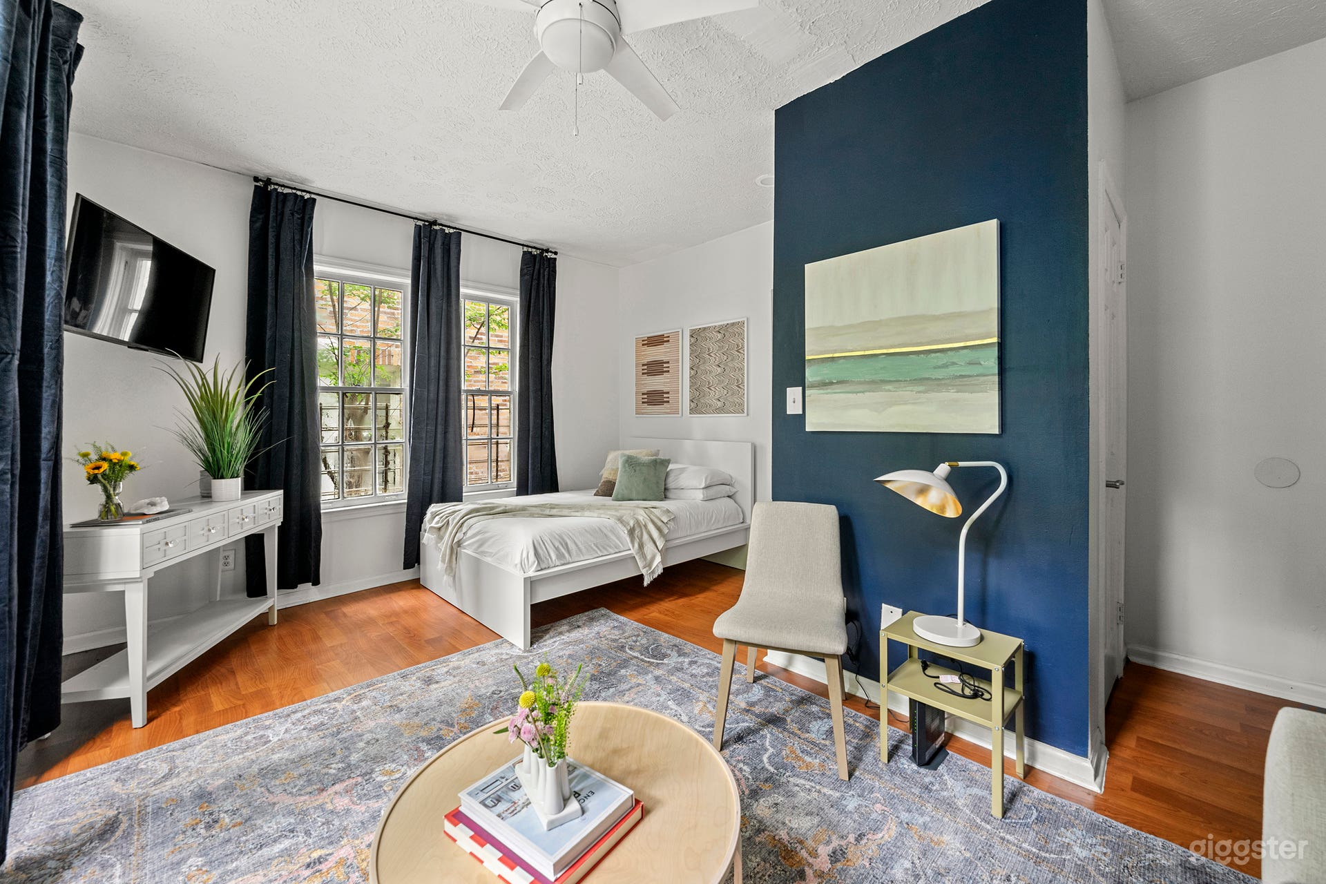 Parkfront Edge – NEW! Chic Studio in Atlanta Photo 2