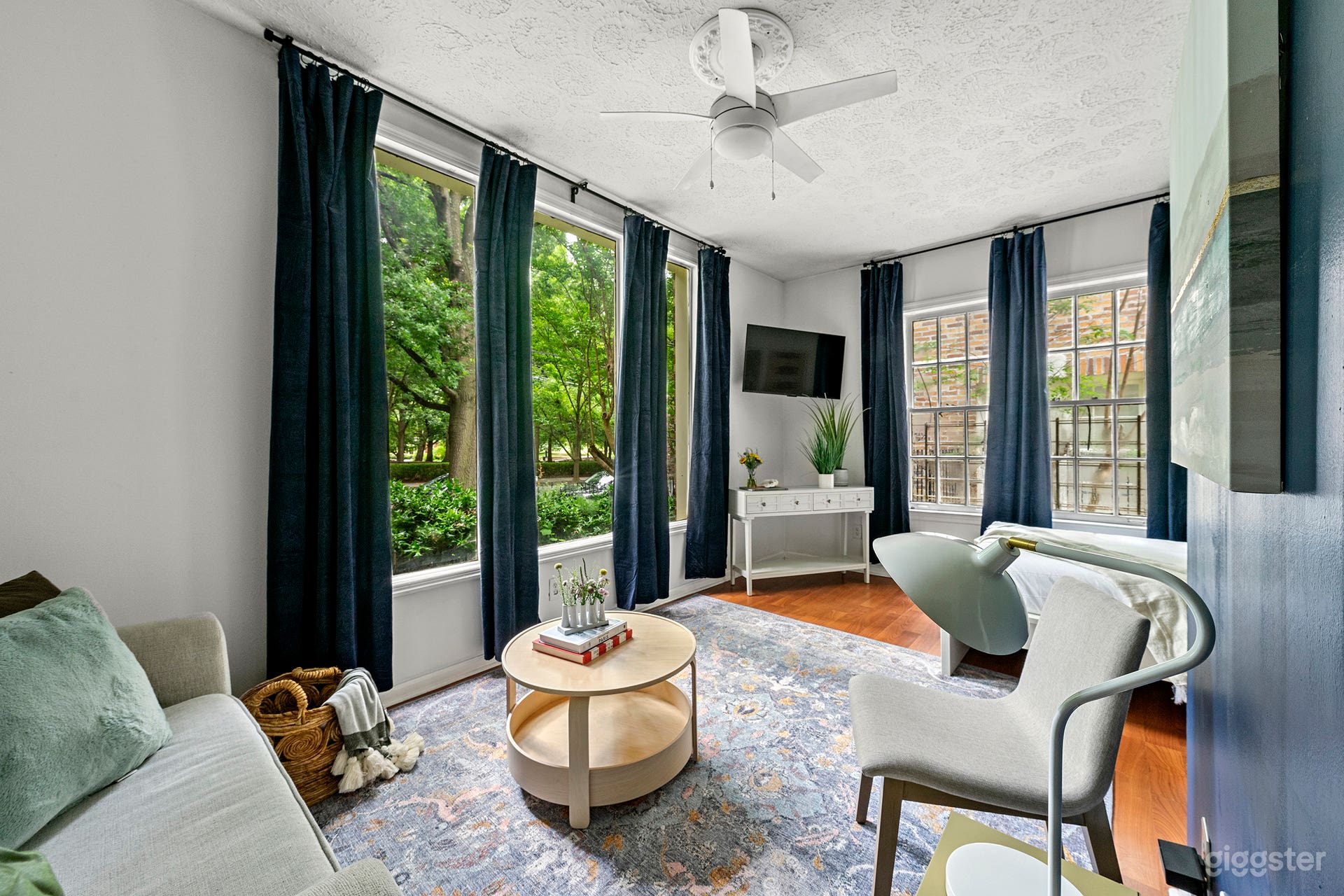 Parkfront Edge – NEW! Chic Studio in Atlanta Photo 4