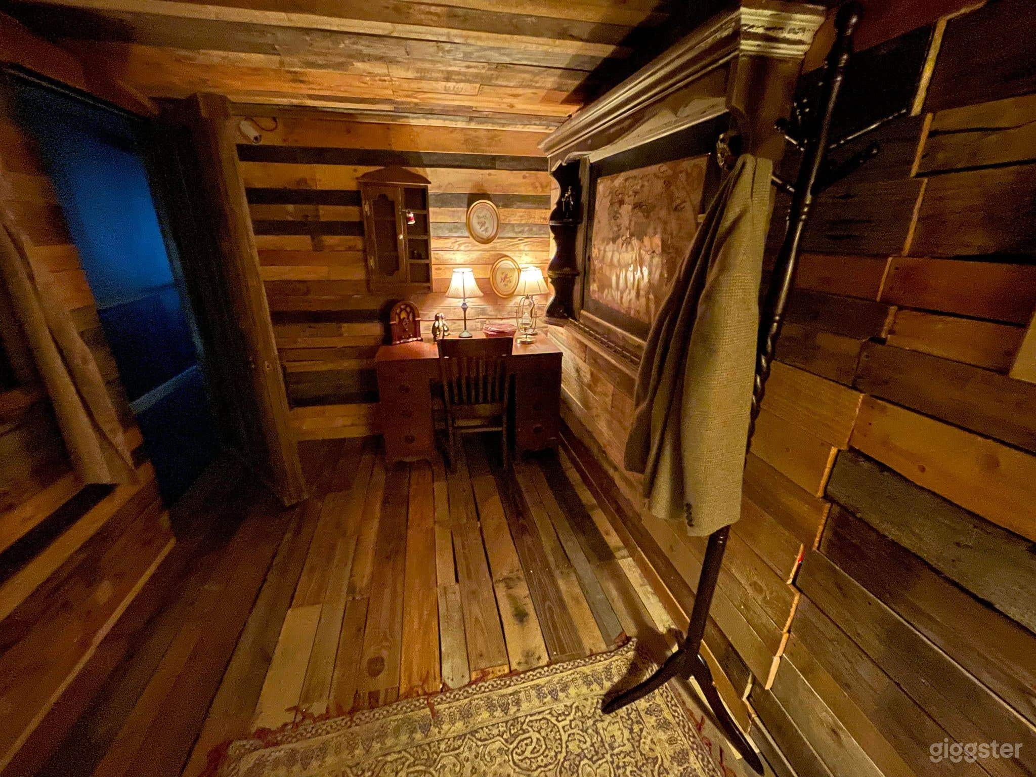 Cabin Escape Room  Photo 1