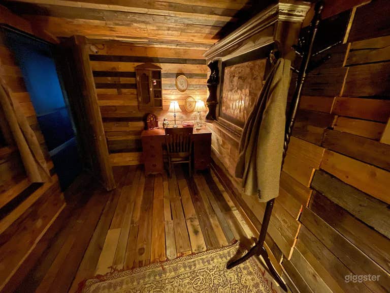  Cabin Escape Room  