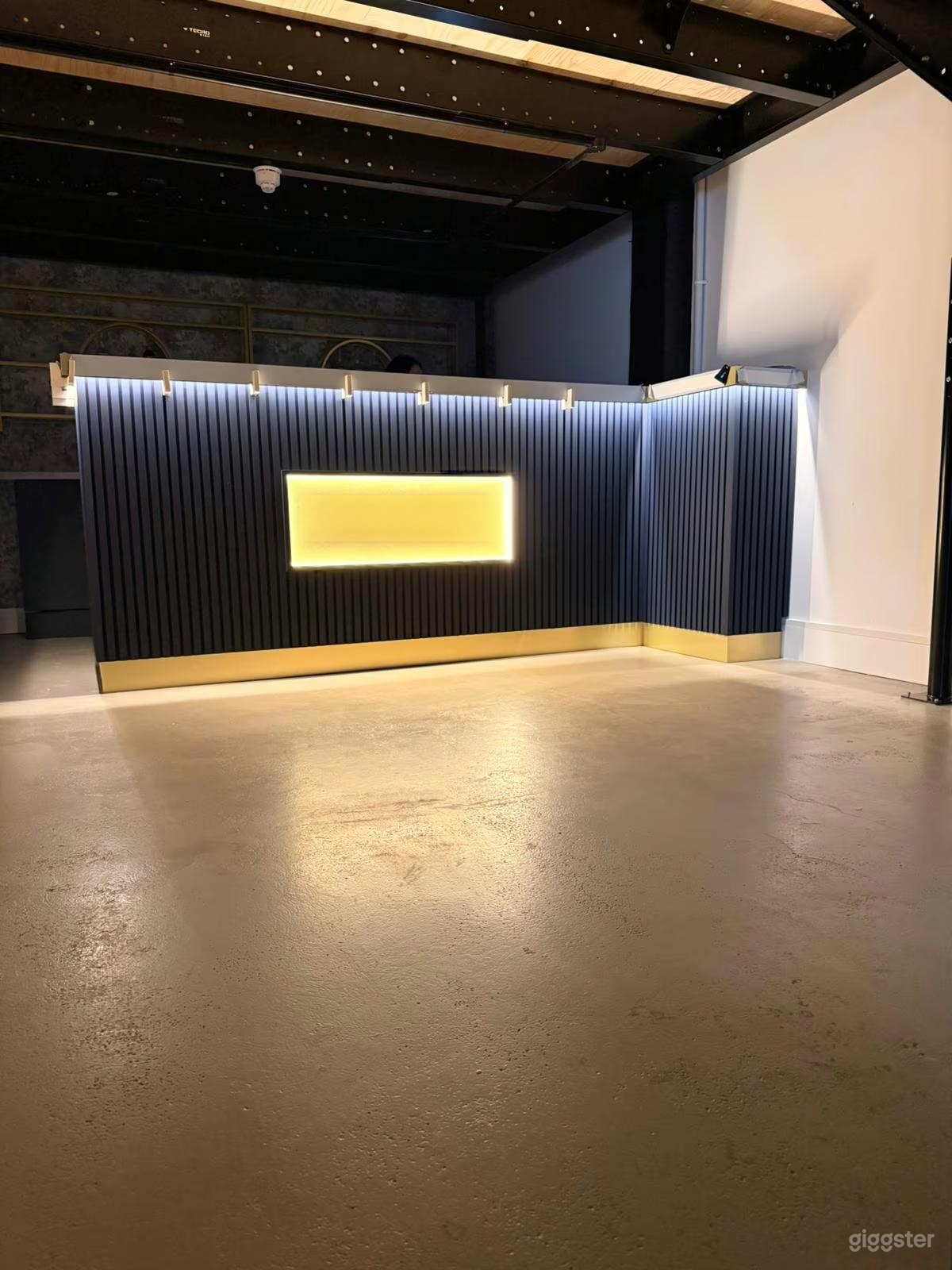 Cocktail Bar & Private Event Space Photo 3