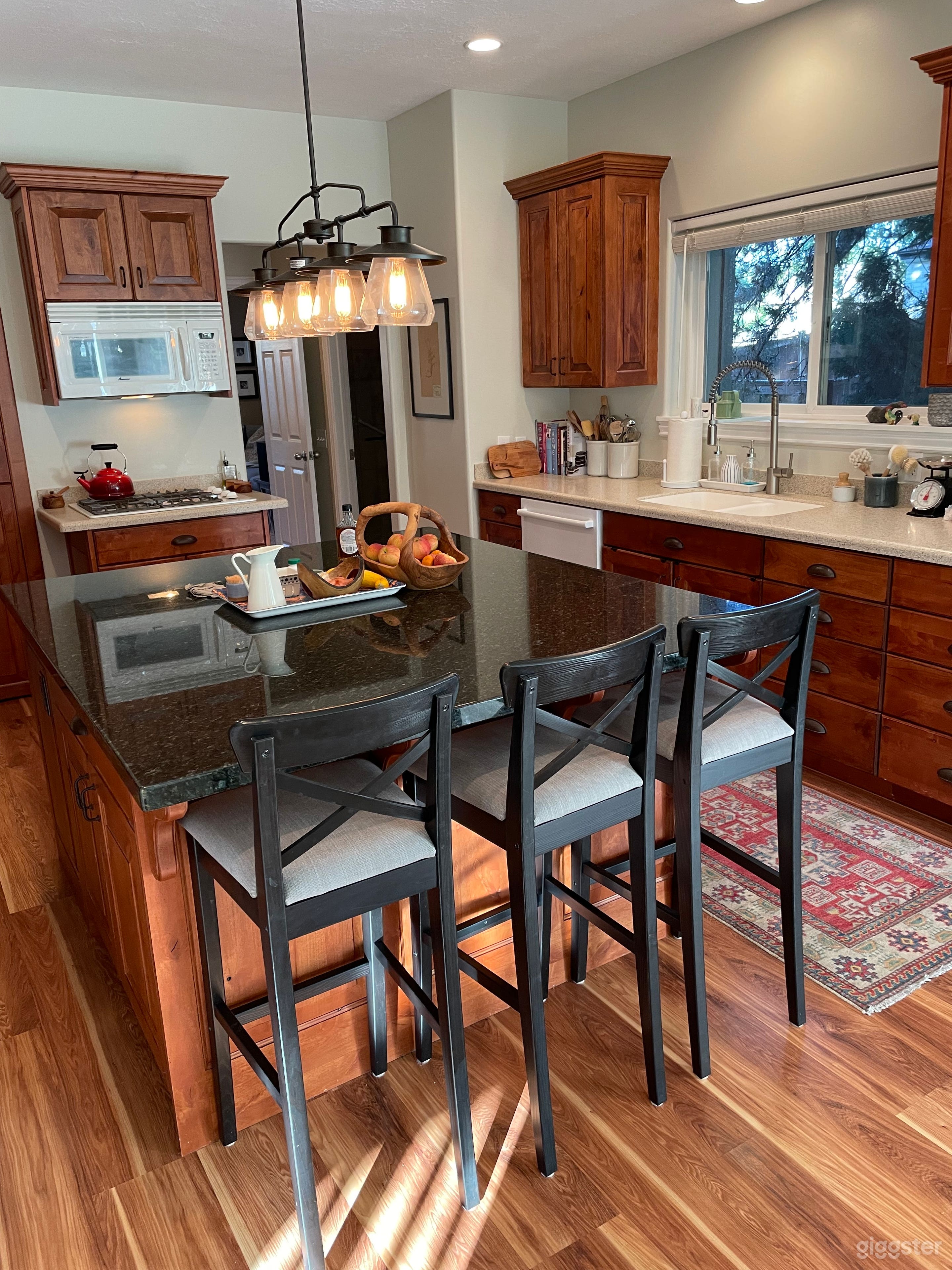 Fully renovated 1950’s rambler - americana at its best  Photo 4