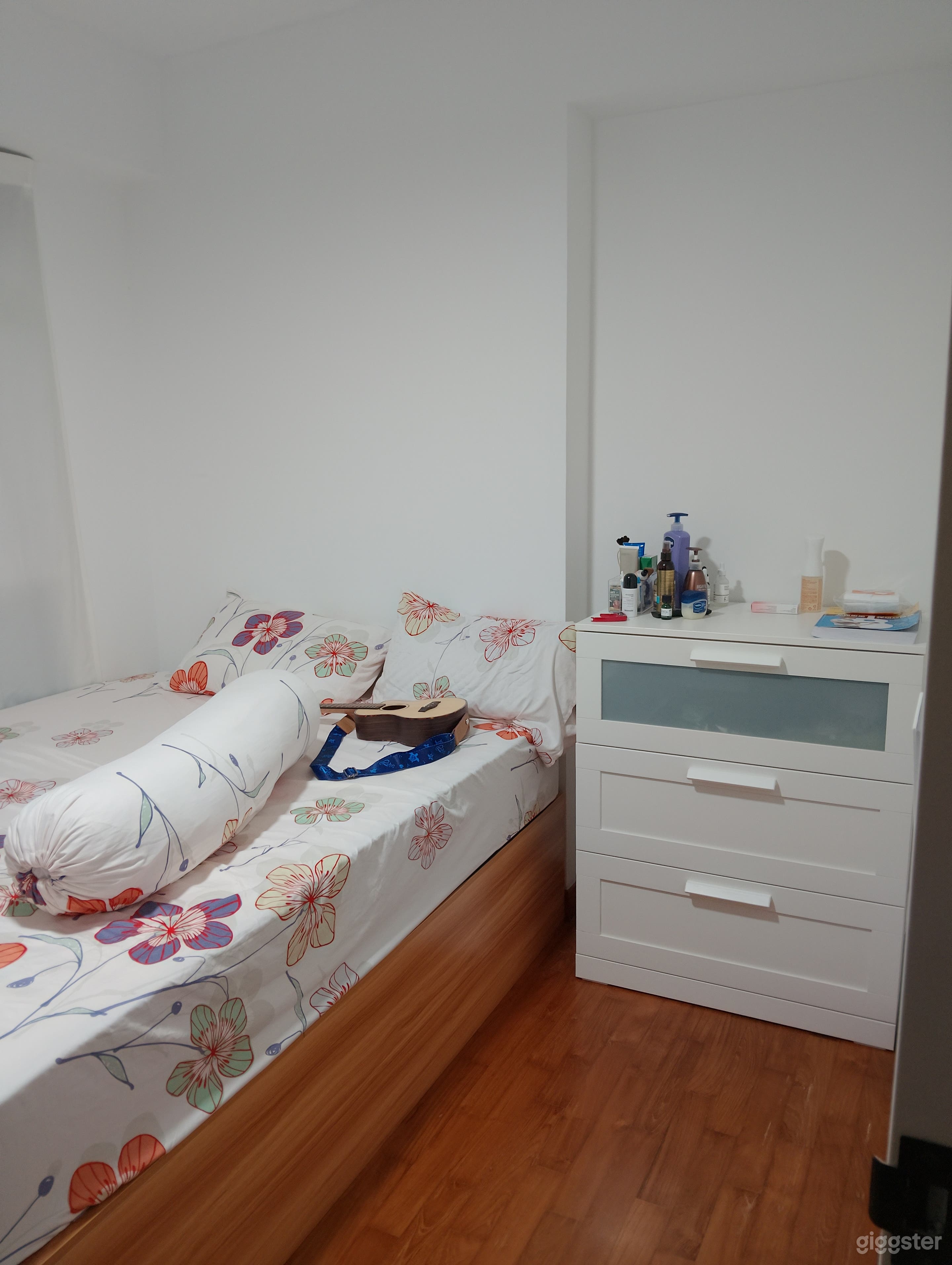 3-room Home with balcony Photo 3