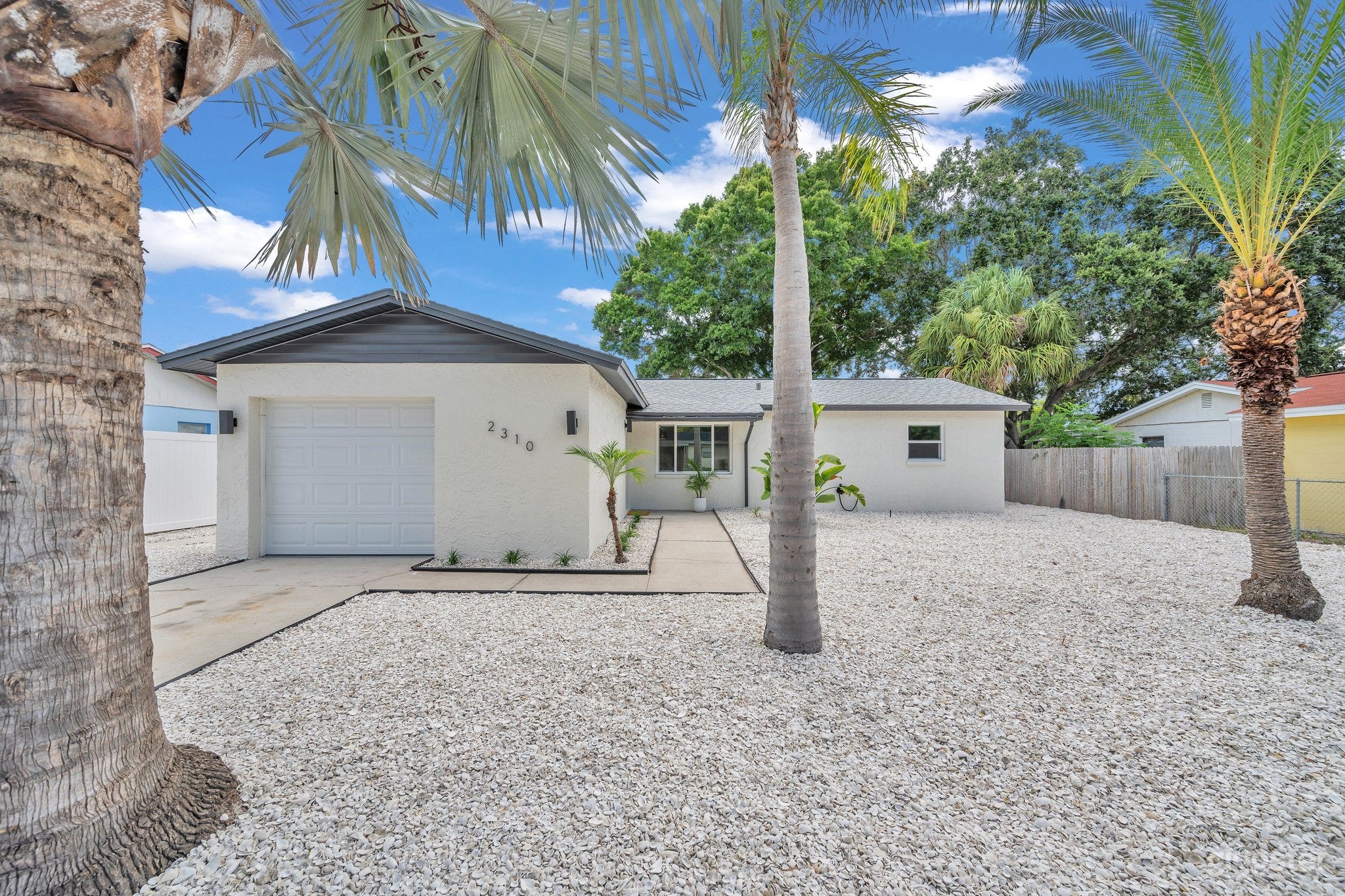 Modern Relaxing Pad Photo 1