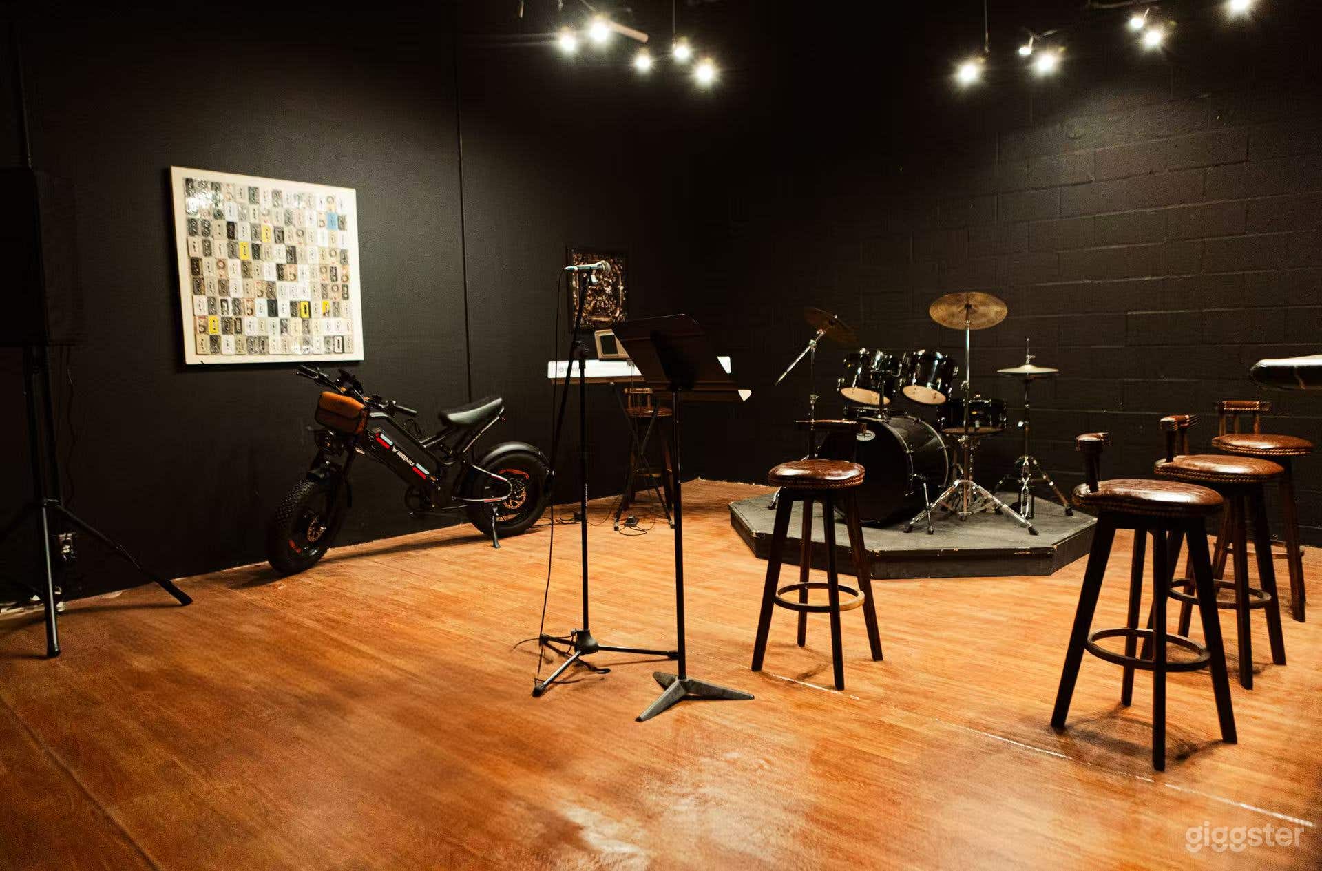 Live House Bar | Standing Set-Fully Dressed in El Monte Photo 3