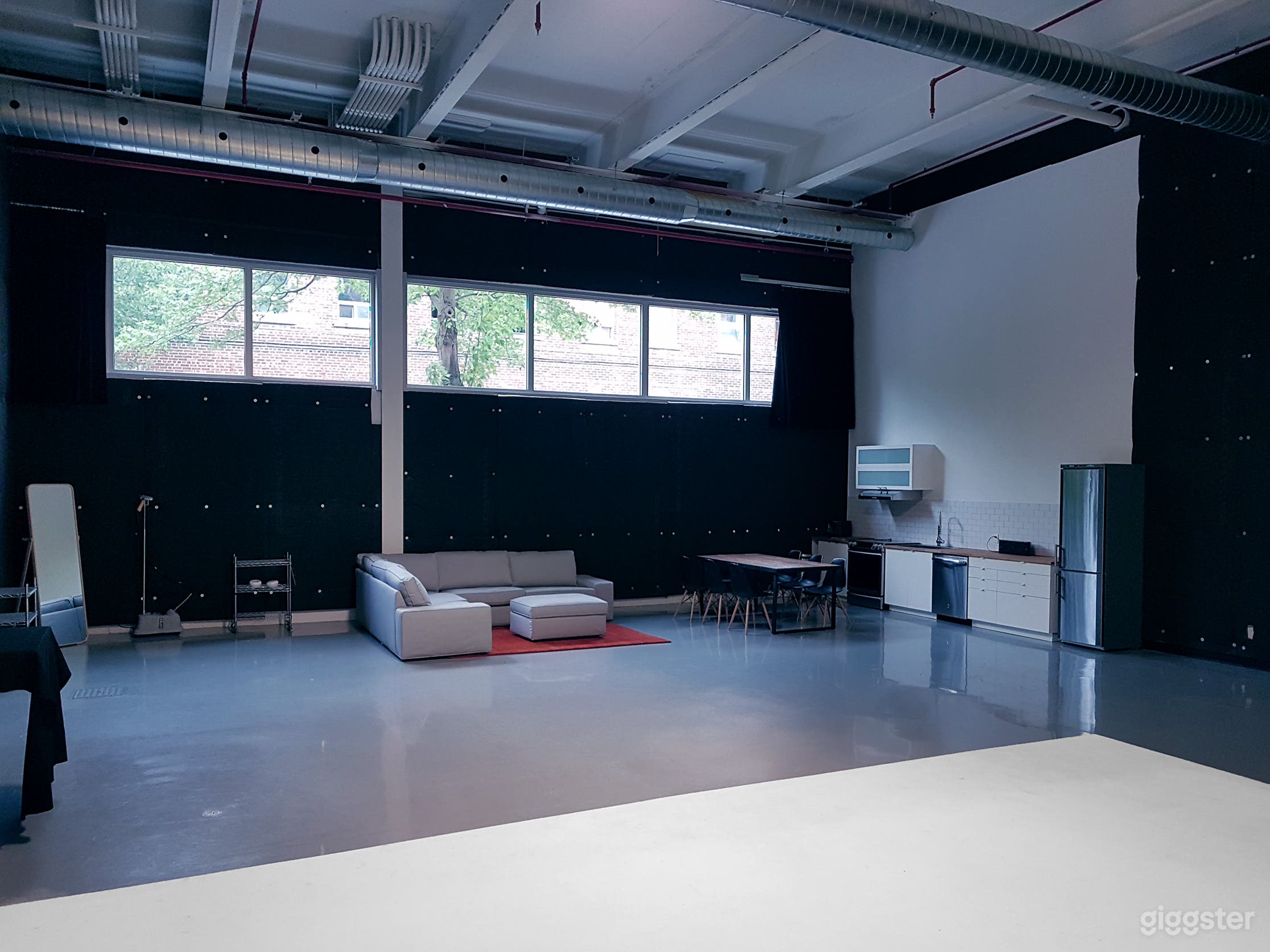Kitchen and lounge area