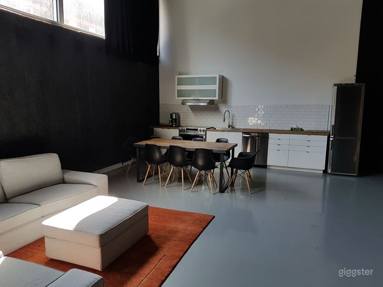  Kitchen and lounge area at the Pineapple Express 