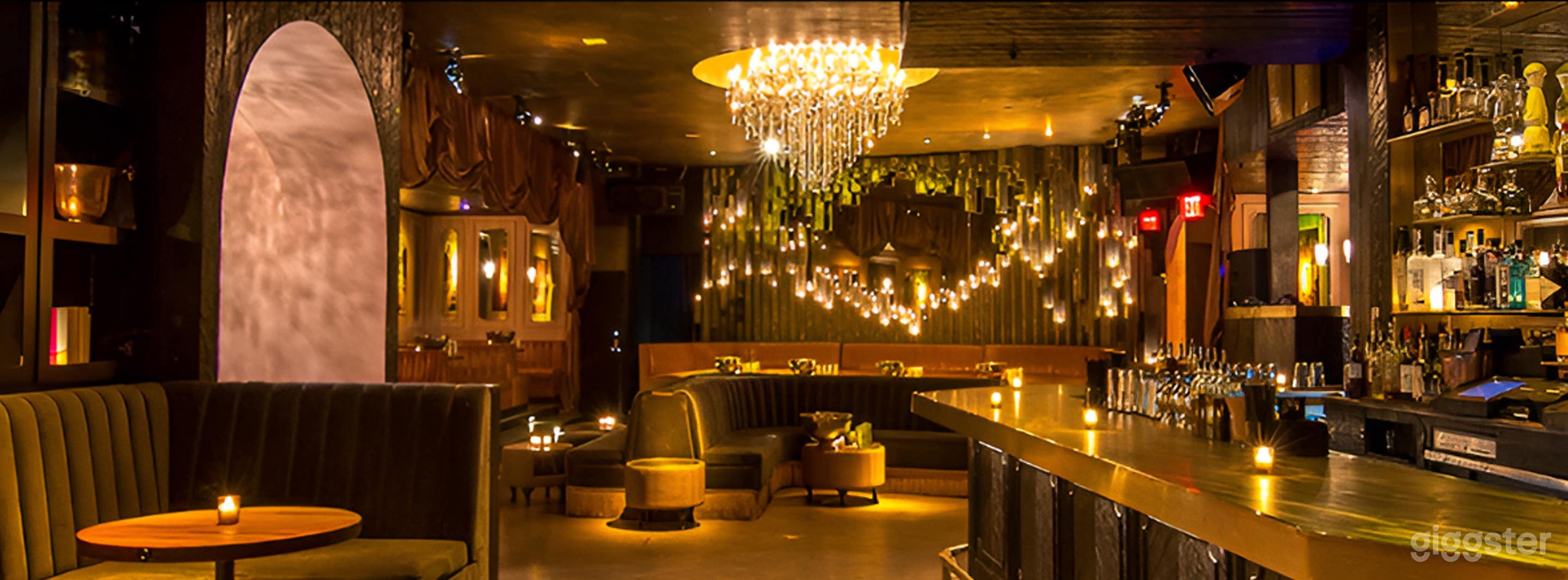 Main Bar &amp; Lounge Photo 2