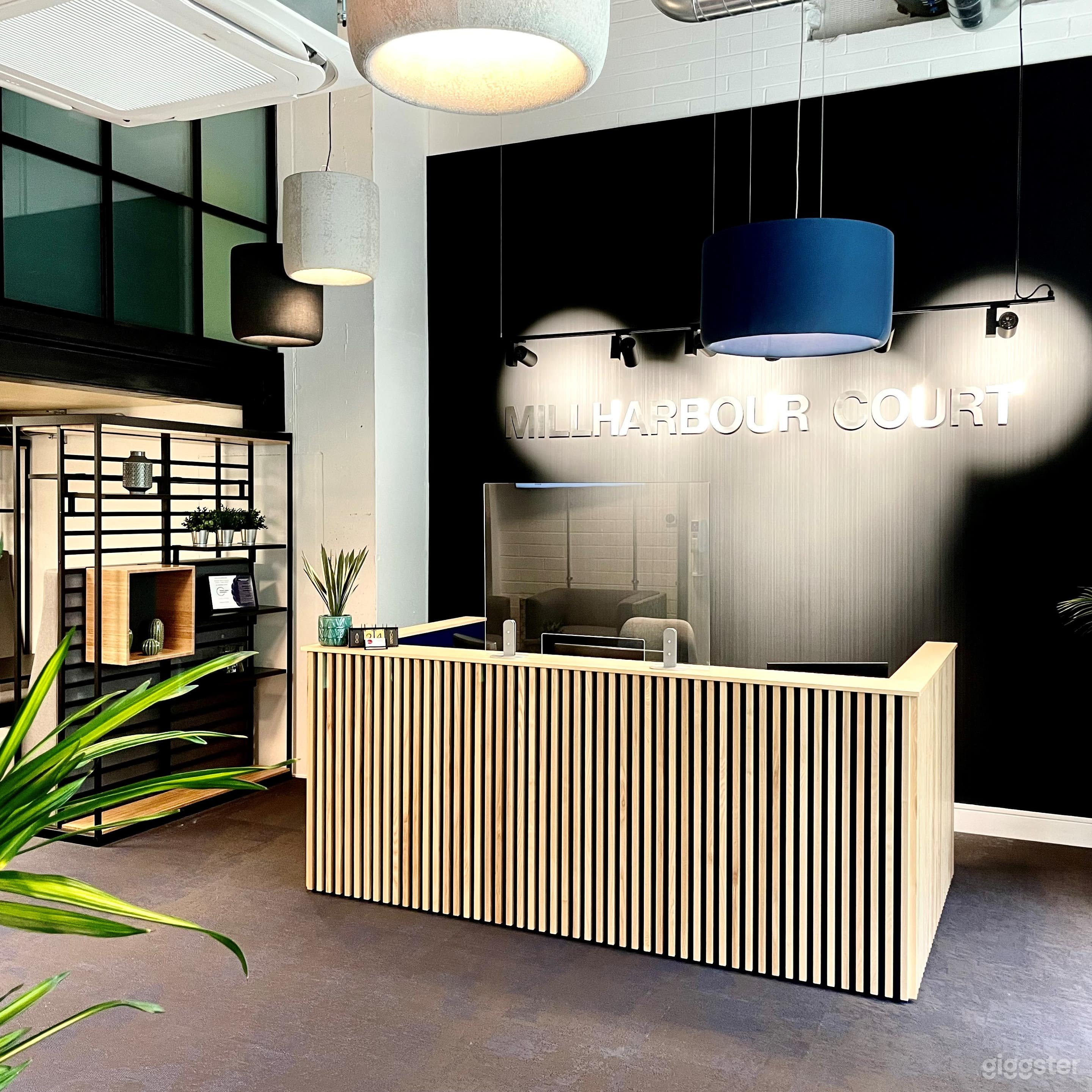 Modern and Luxurious Meeting Room G09  Photo 2