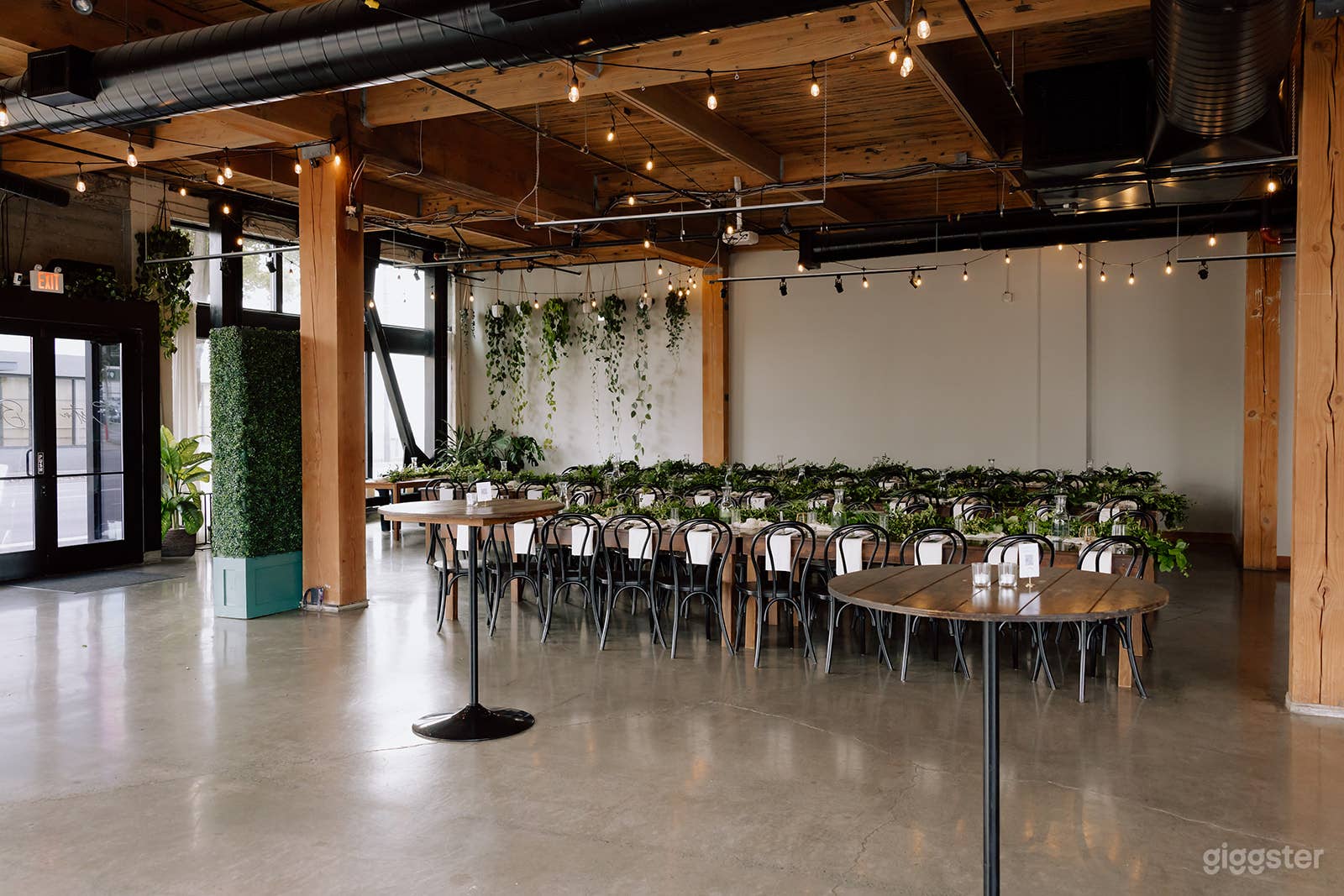 Intimate &amp; Modern Wedding Venue in NE Portland Photo 1