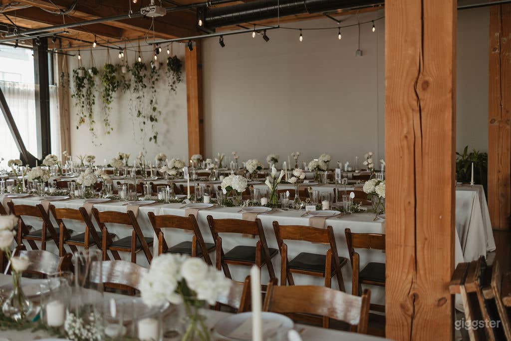 Intimate &amp; Modern Wedding Venue in NE Portland Photo 2