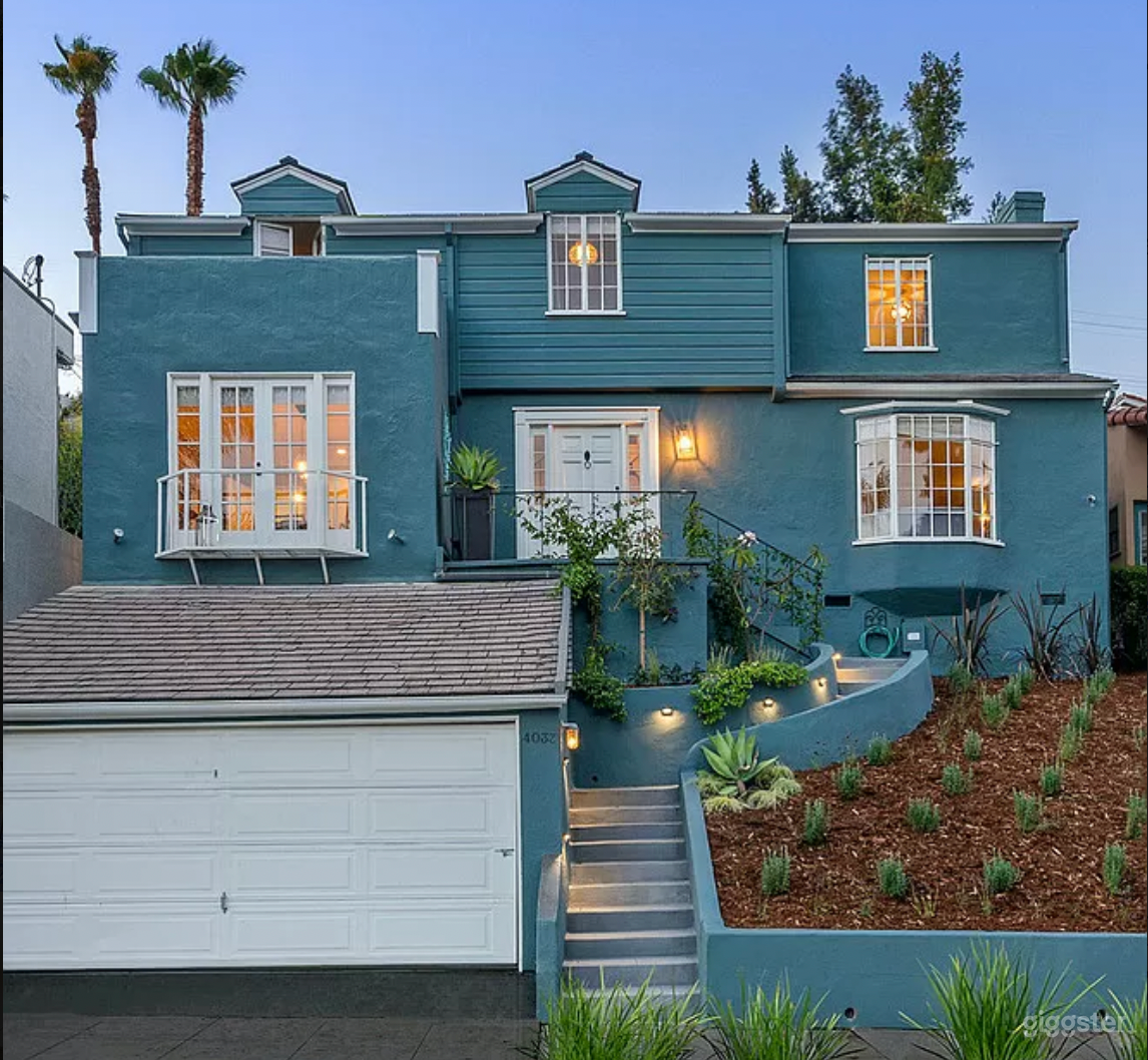 Home with a 4 tiered gorgeous backyard oasis Photo 2